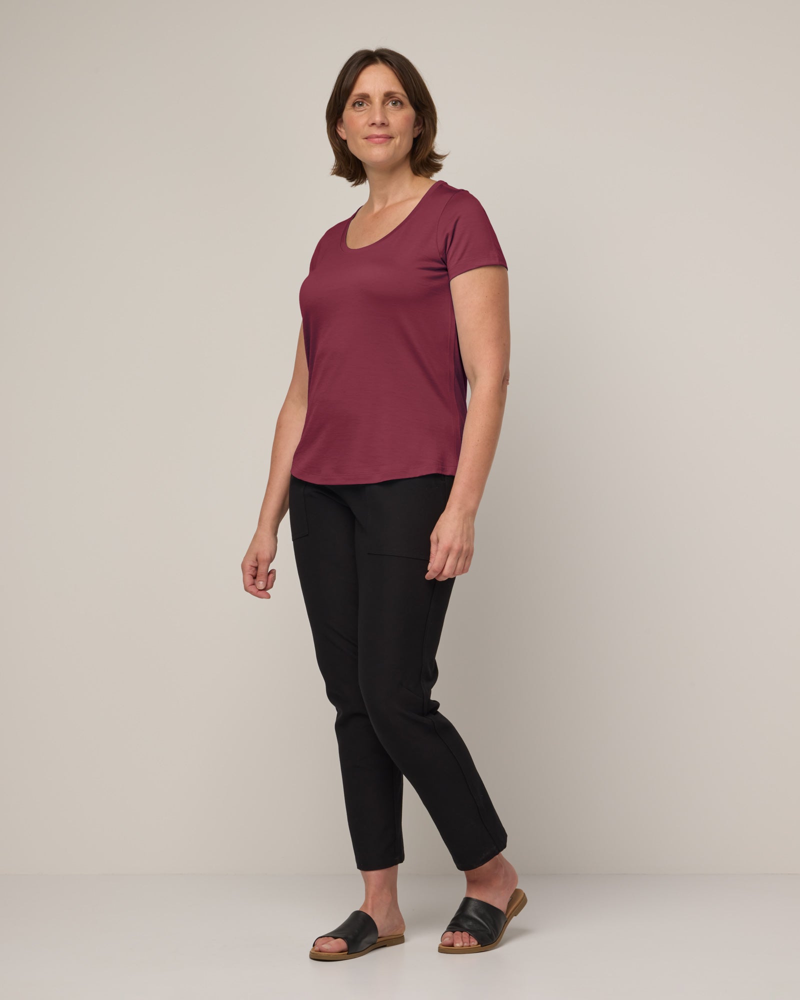 model-spec:Monica is 173cm, wearing a size M