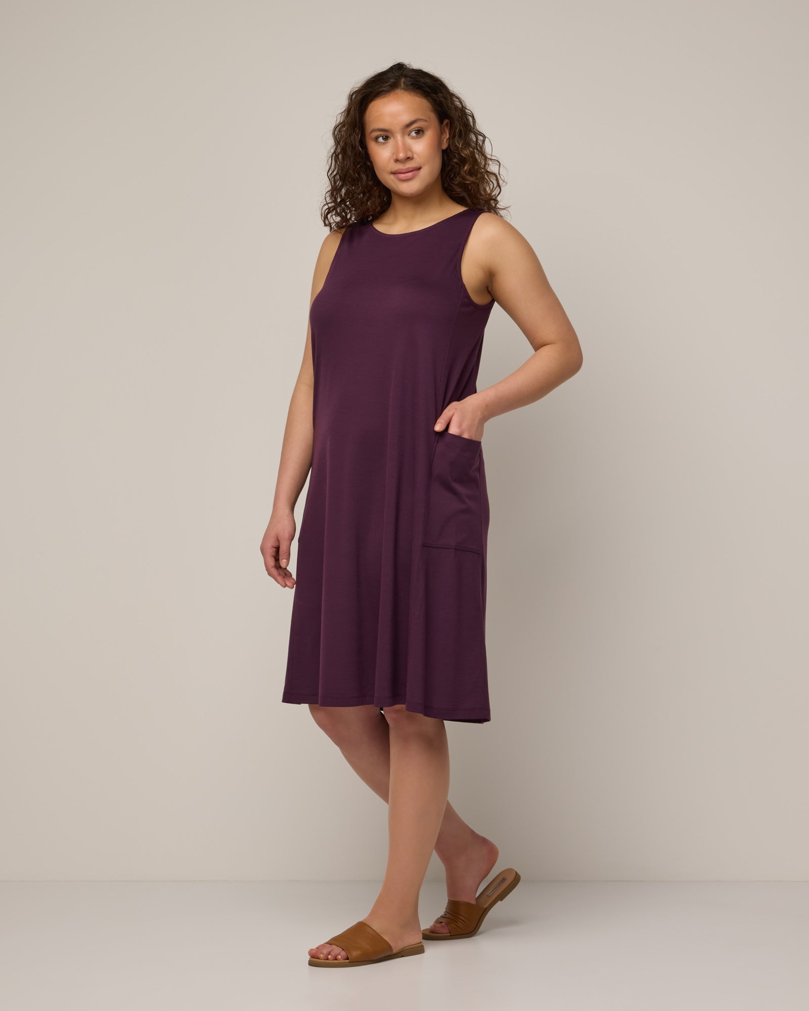 model-spec:Sadie is 175cm, wearing a size M