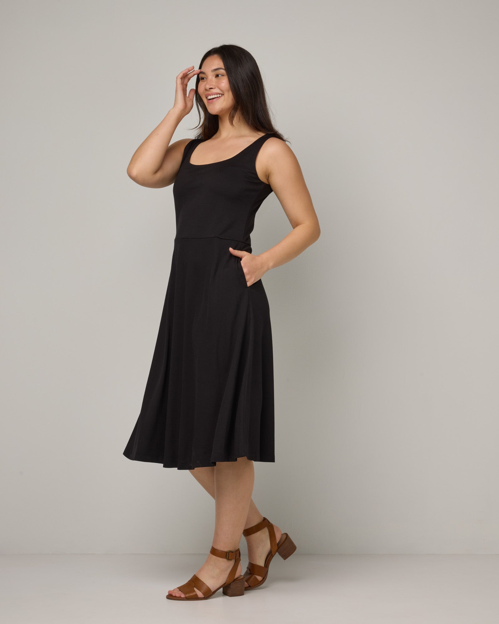 model-spec:Maile is 175cm, wearing a size M