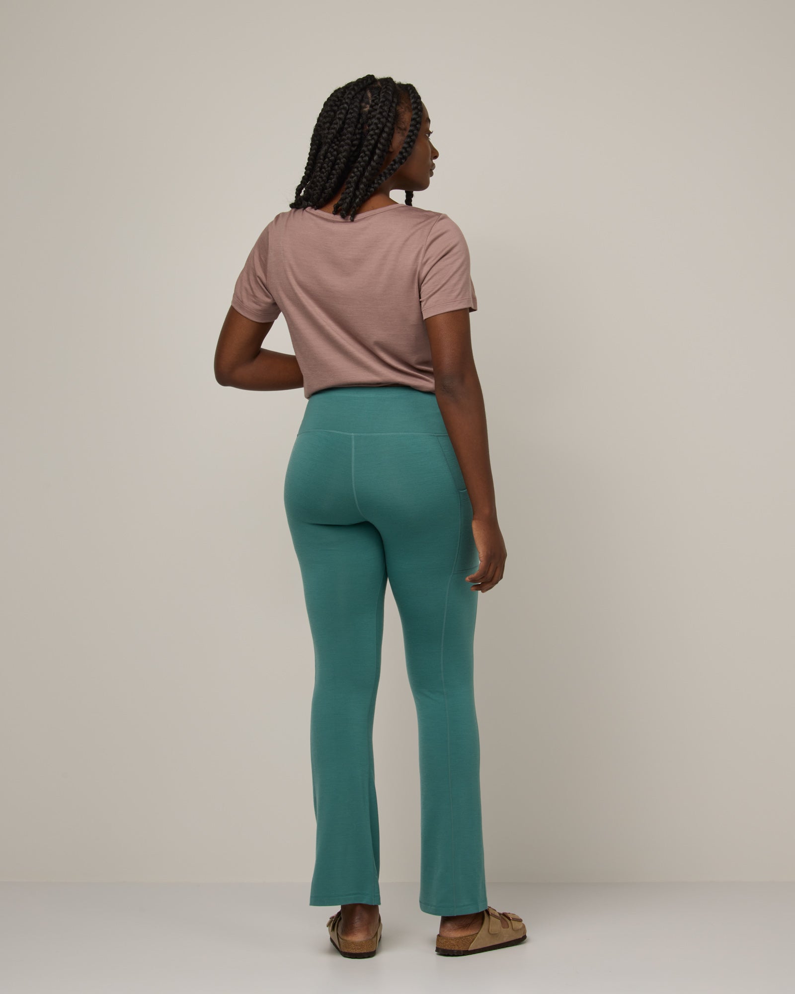 Summit Straight Cut Pocket Legging
