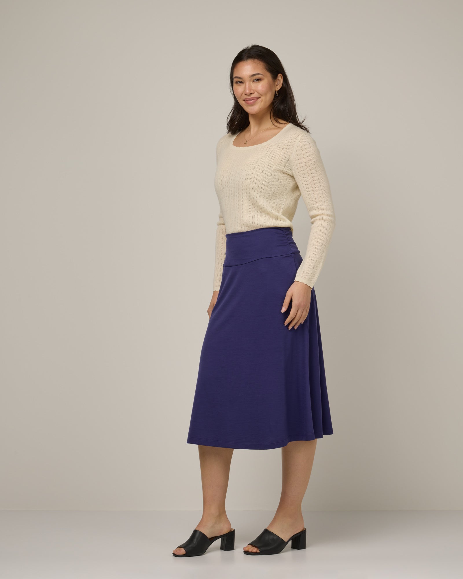 model-spec:Maile is 175cm, wearing a size M