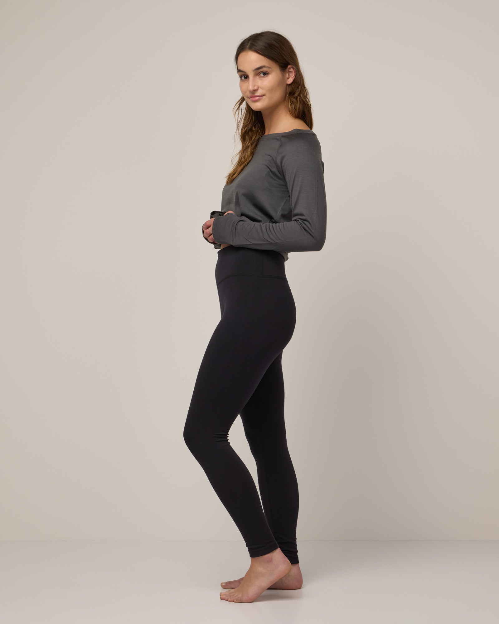 model-spec:Sofia is 175cm, wearing a size M