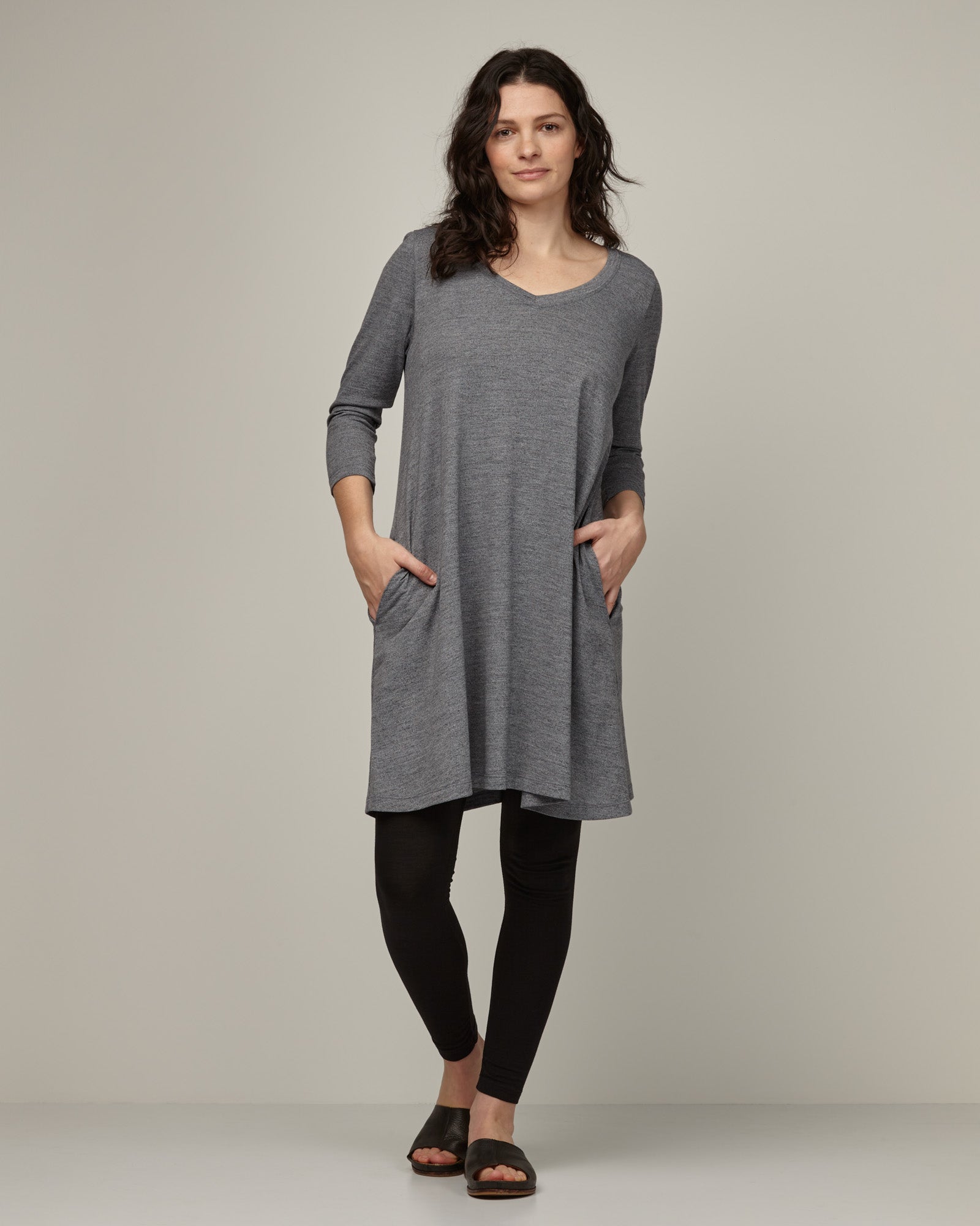 model-spec:Elana is 168cm, wearing a size M