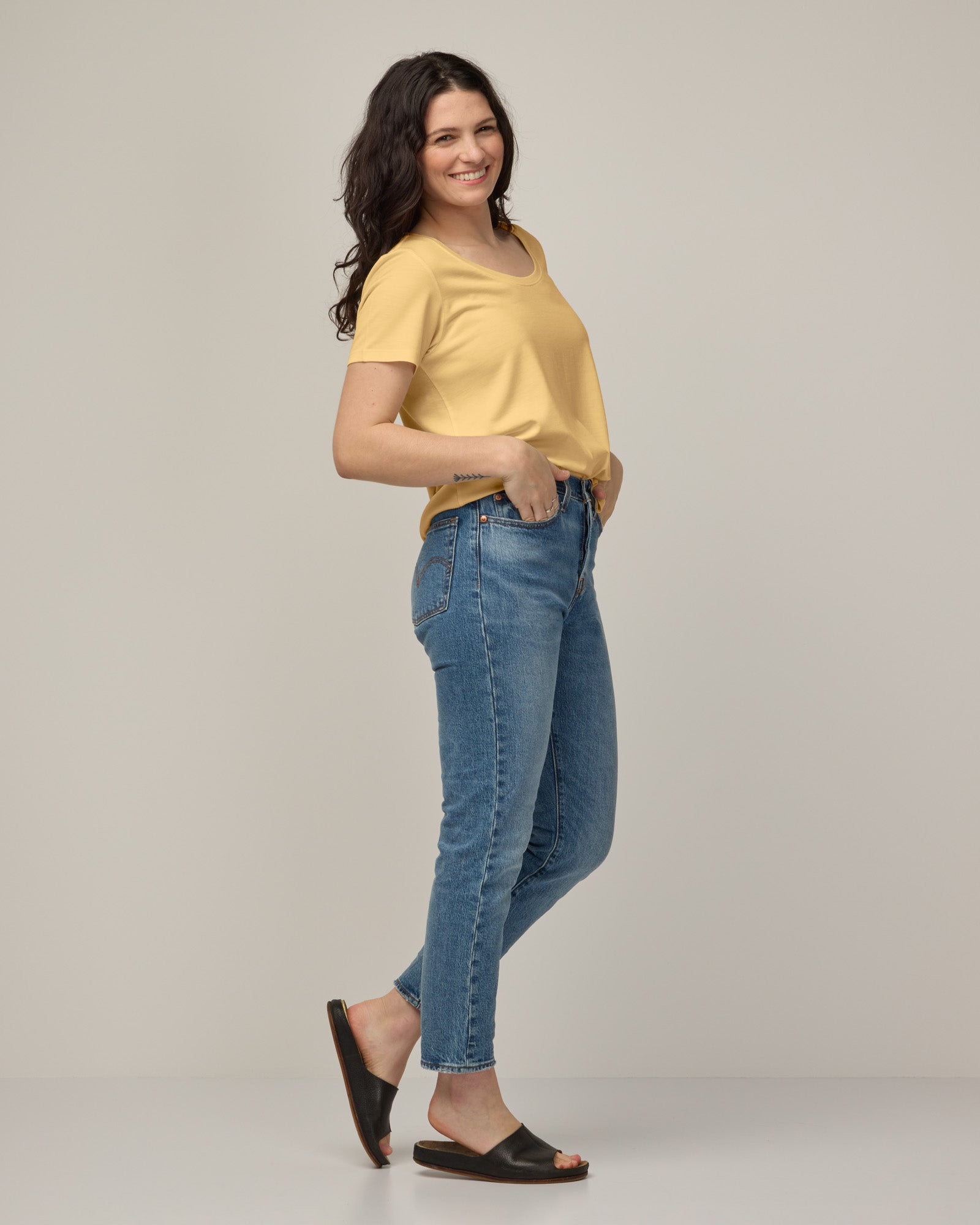 model-spec:Elana is 168cm, wearing a size M