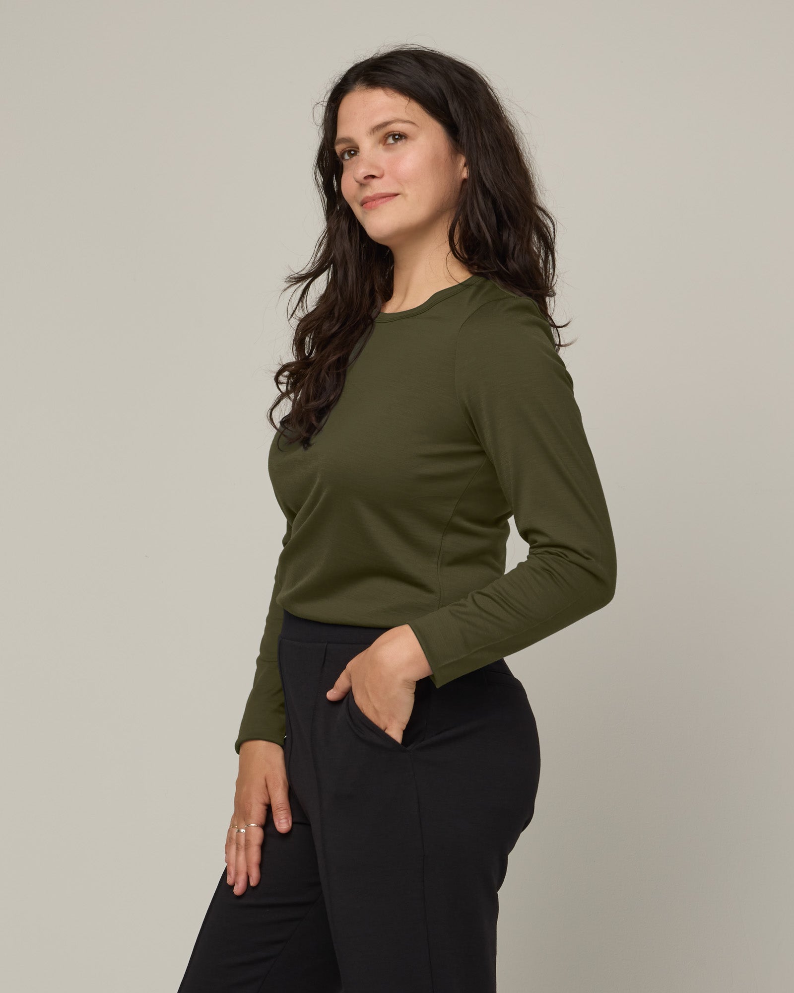 model-spec:Elana is 168cm, wearing a size M