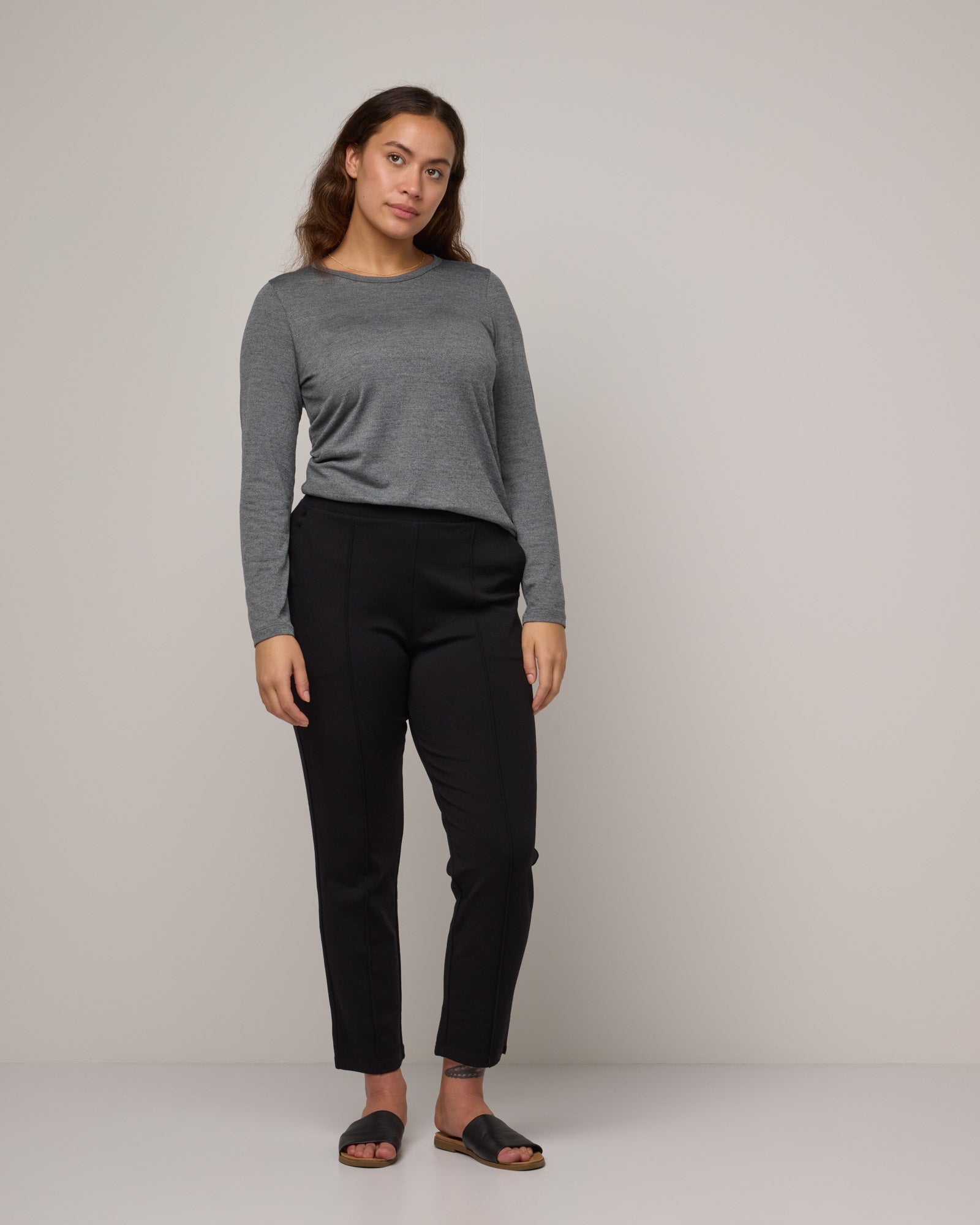 model-spec:Sadie is 175cm, wearing a size M