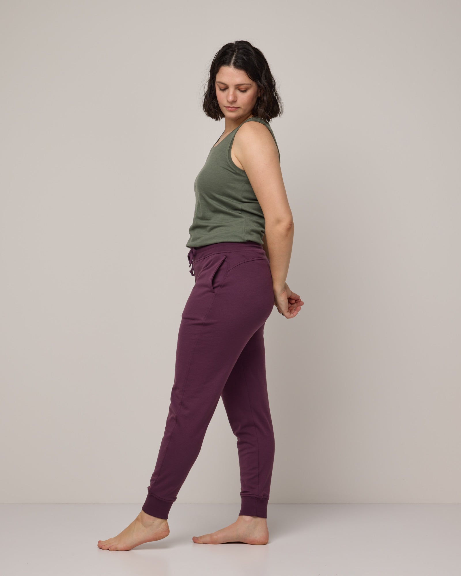 model-spec:Elana is 168cm, wearing a size M