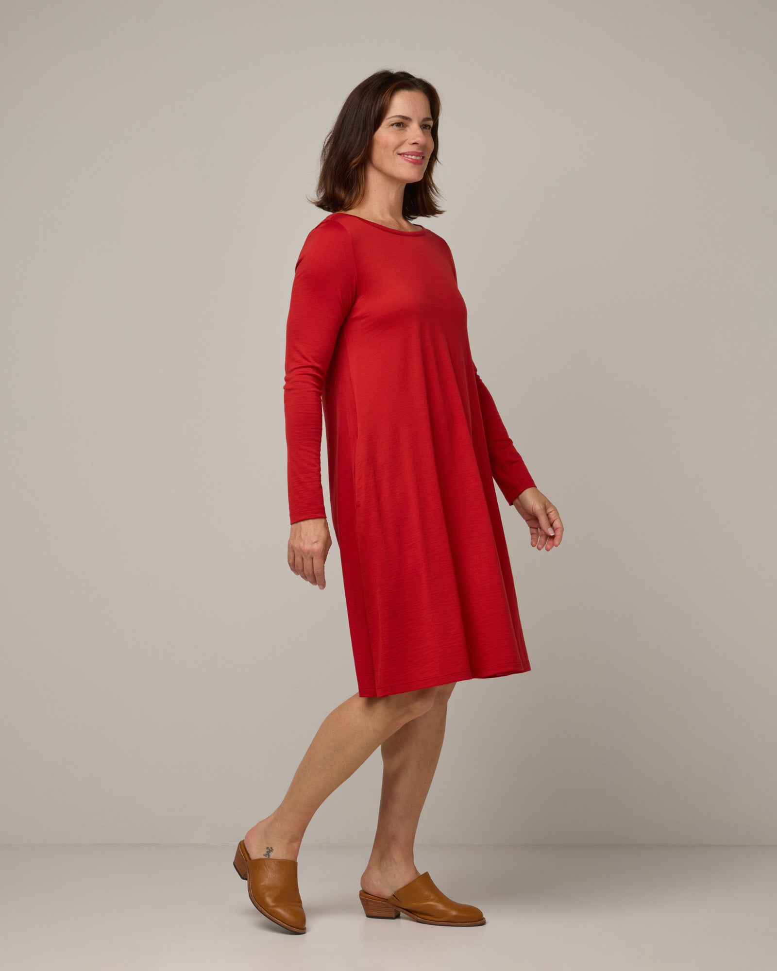 model-spec:Nicole N. is 175cm, wearing a size M Long