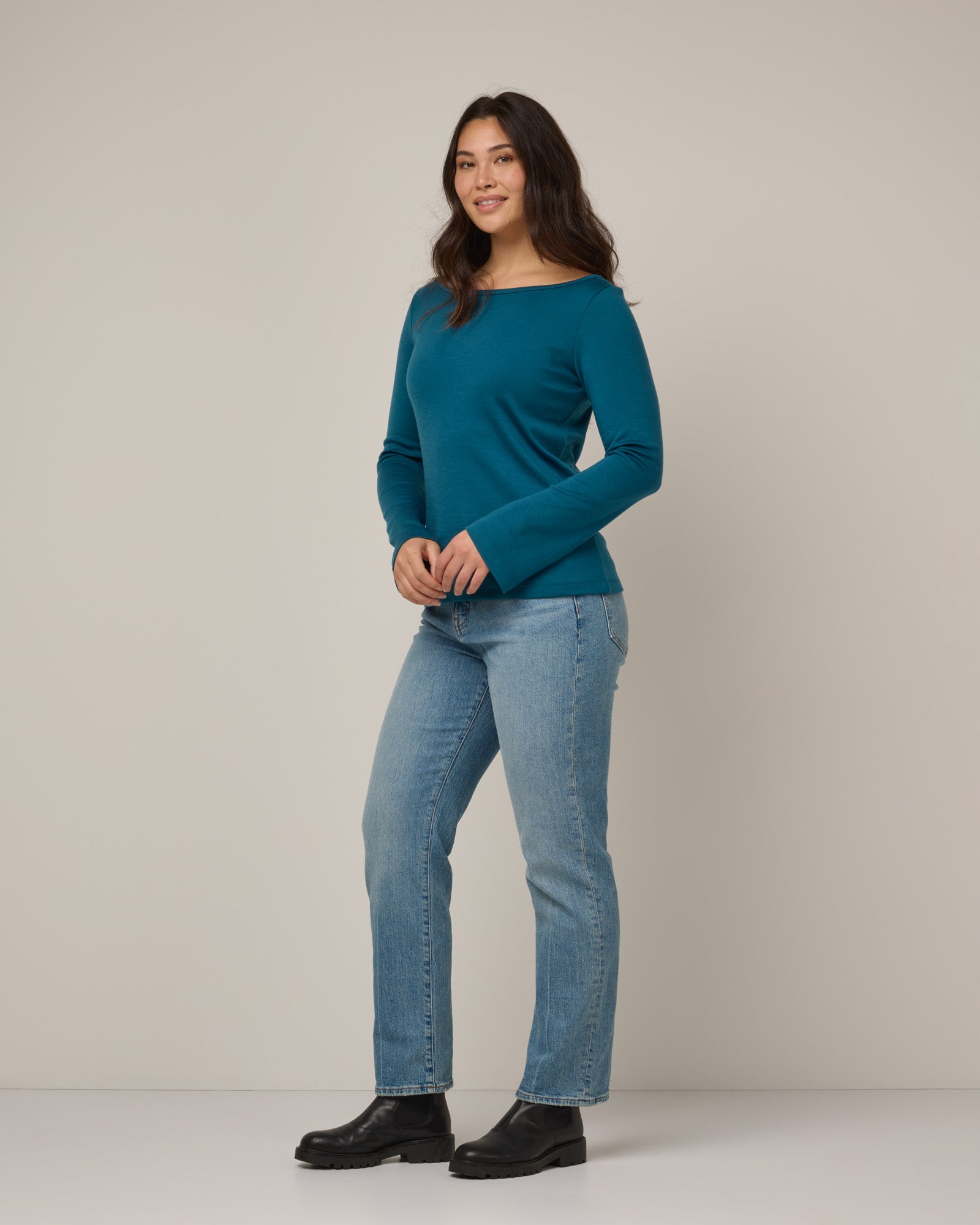 model-spec: Maile is 175cm, wearing a size M