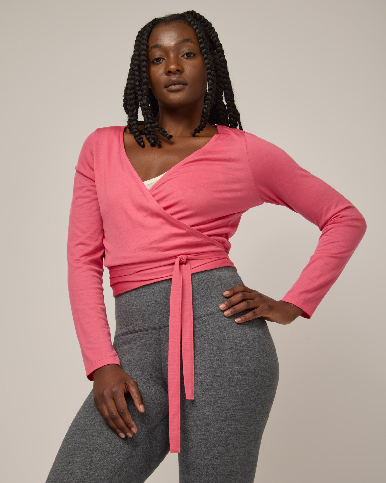 model-spec:Naomi is 176cm, wearing a size M