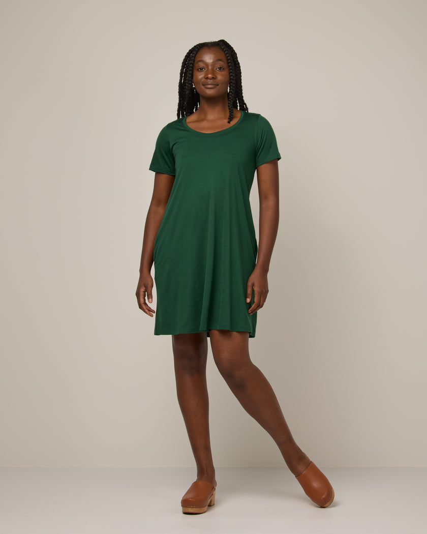 model-spec:Naomi is 176cm, wearing a size M Regular