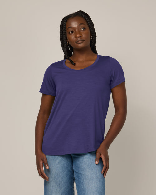 Signature 160 Stella Scoop Neck Tee