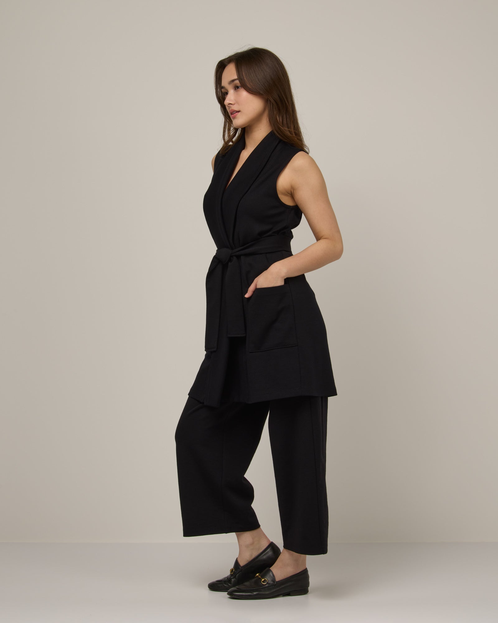 model-spec:Victoria is 165cm, wearing a size XS