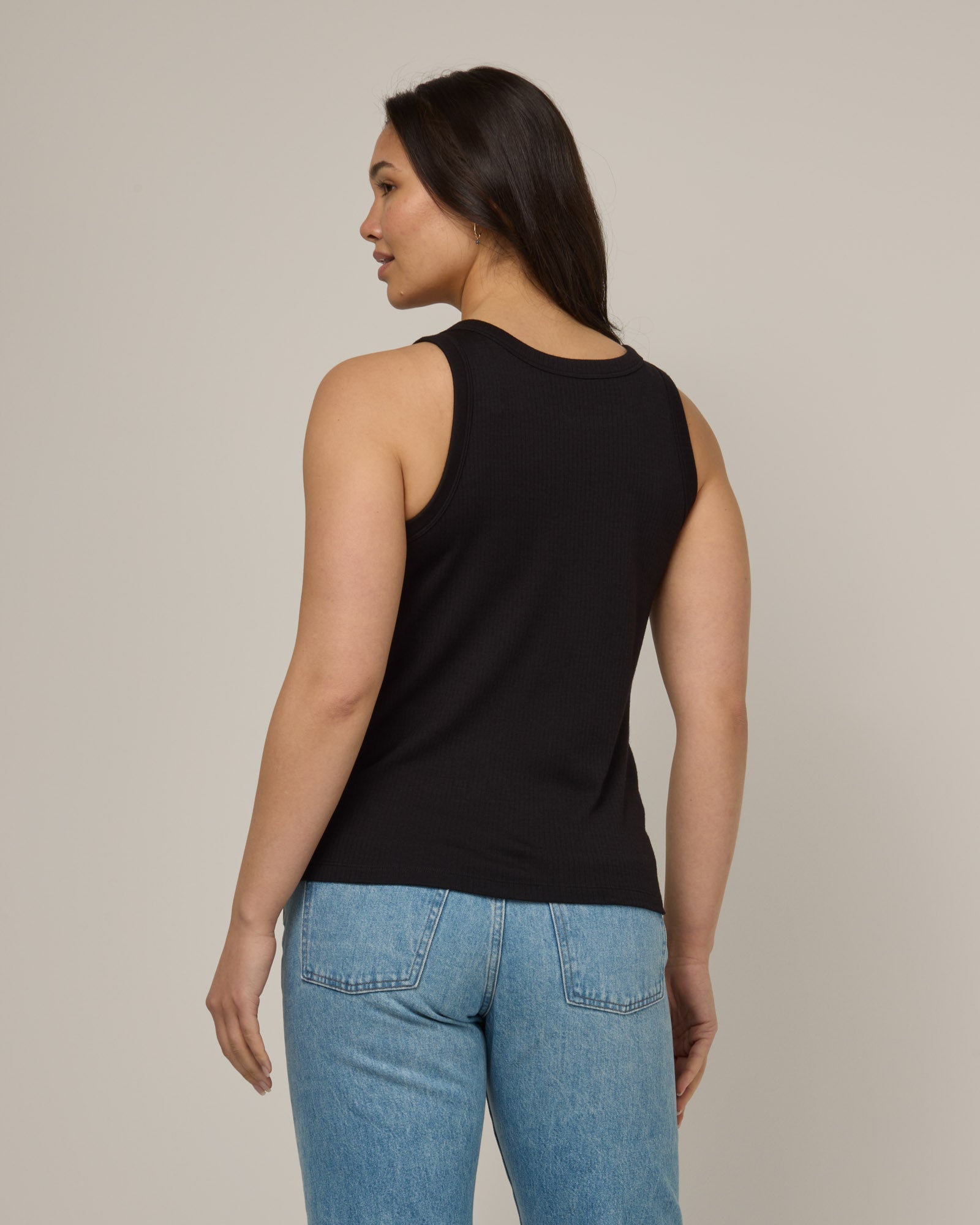 model-spec:Maile is 175cm, wearing a size M