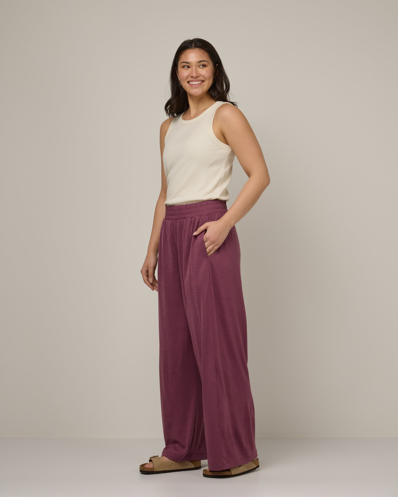 model-spec:Maile is 175cm, wearing a size M