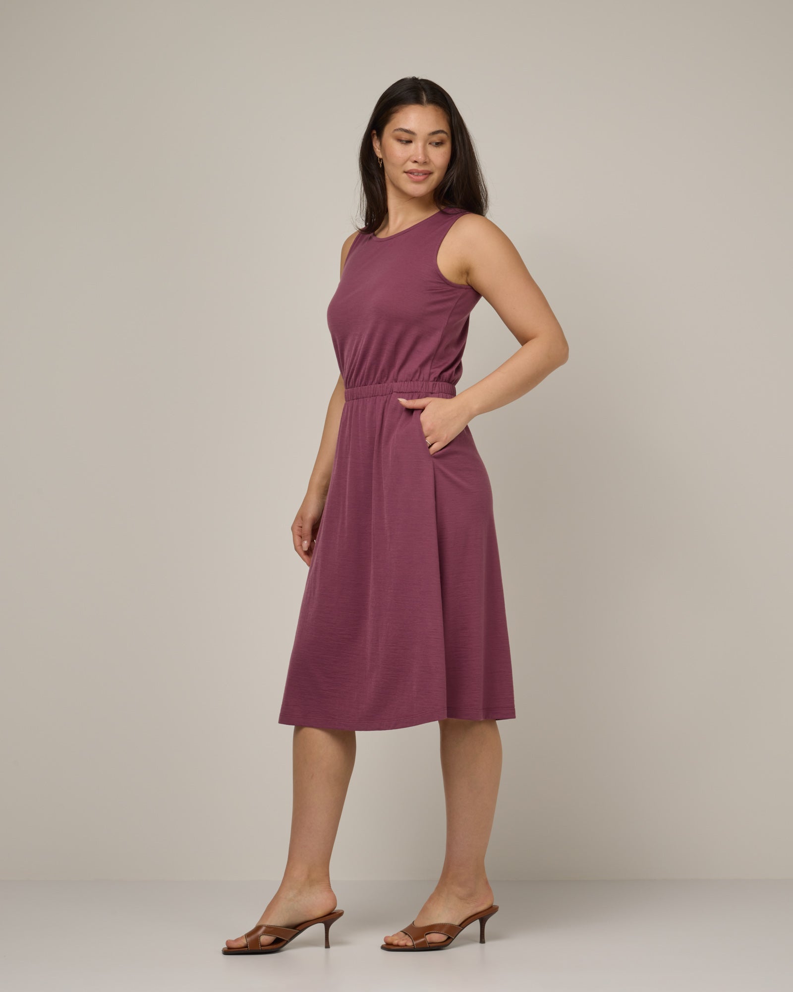 model-spec:Maile is 175cm, wearing a size M