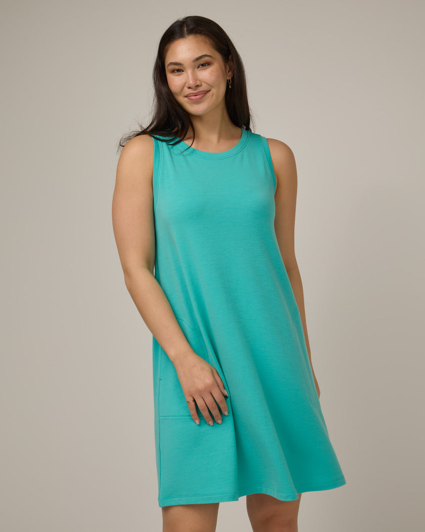 model-spec:Maile is 175cm, wearing a size M