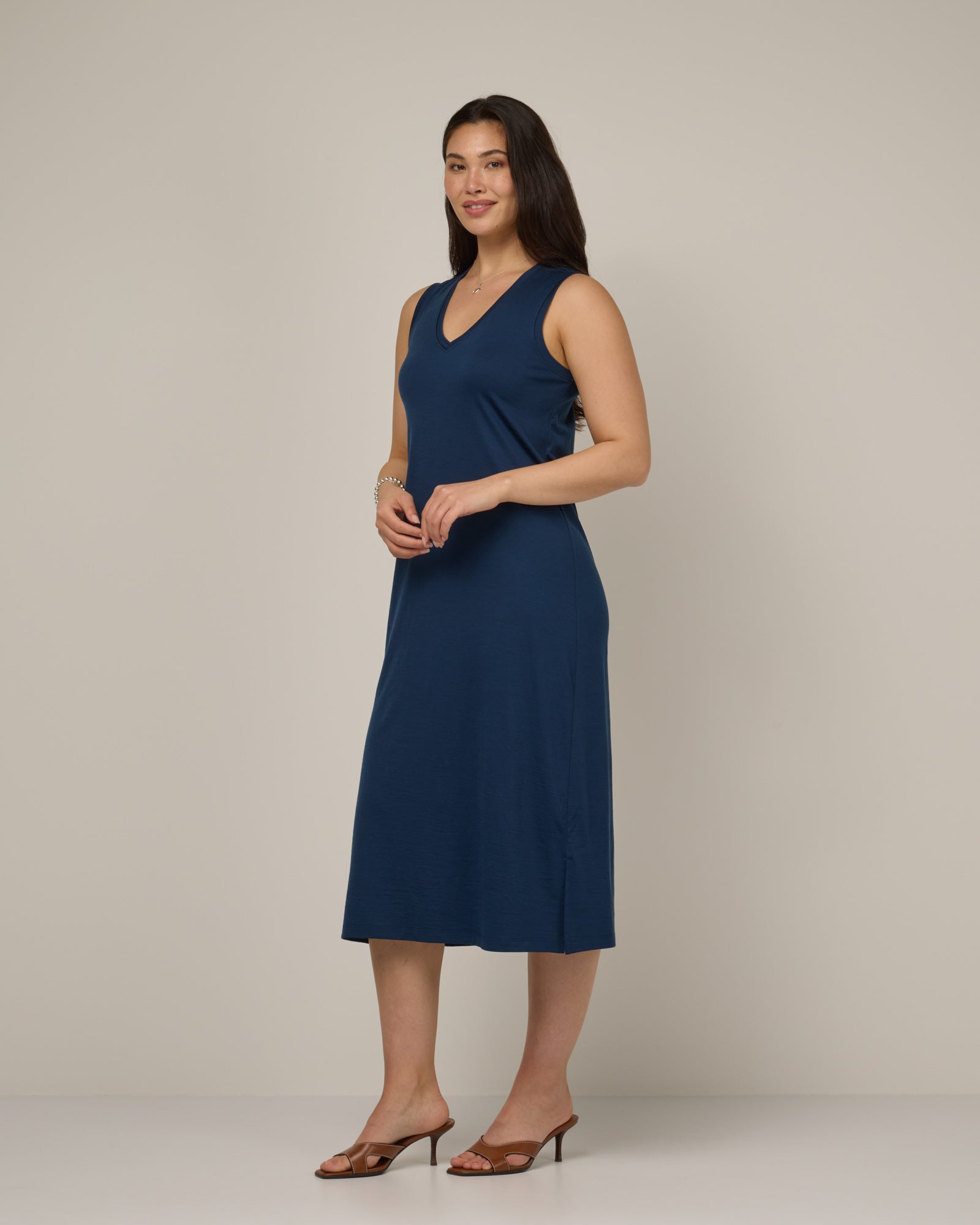 model-spec:Maile is 175cm, wearing a size M