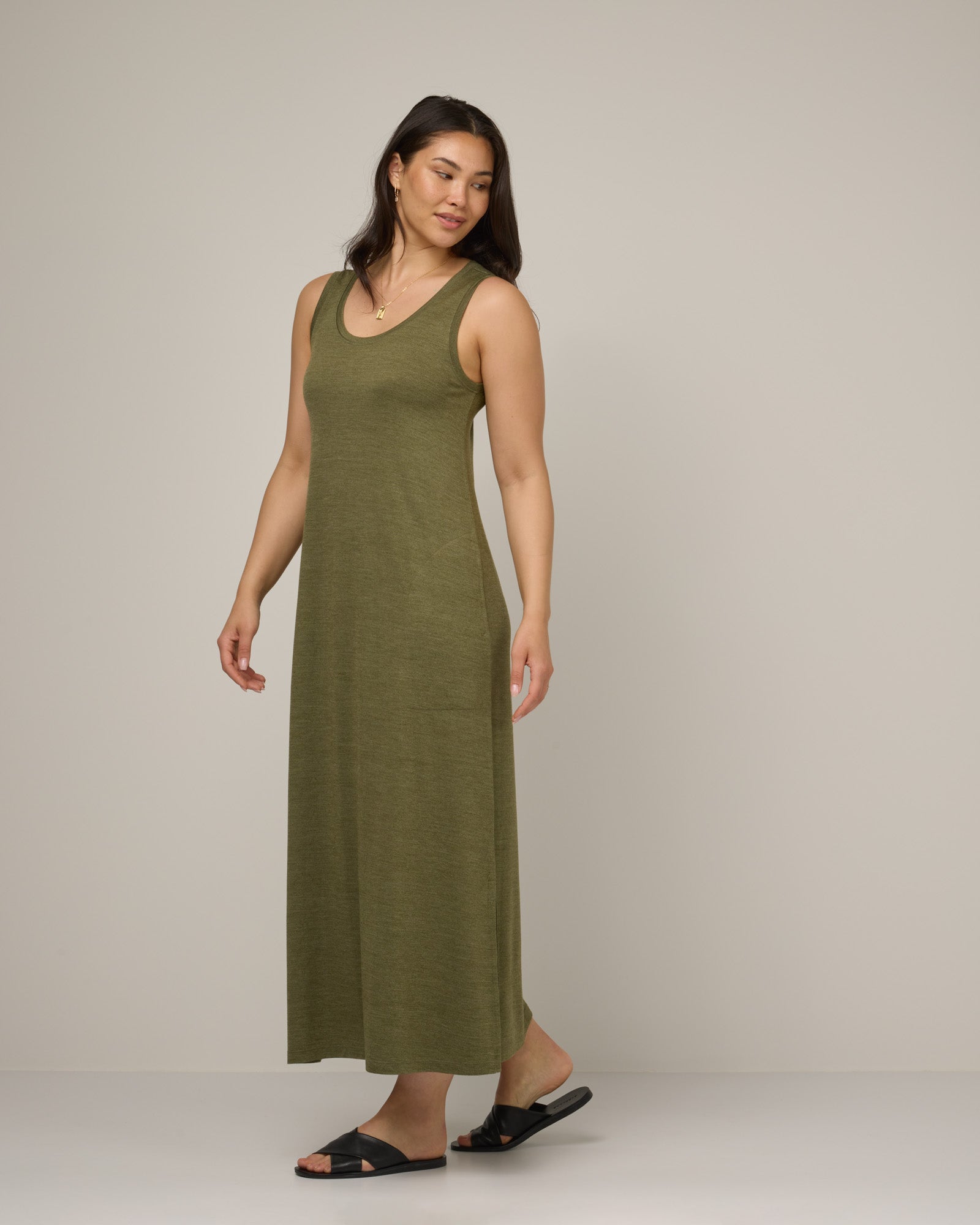 model-spec:Maile is 175cm, wearing a size M