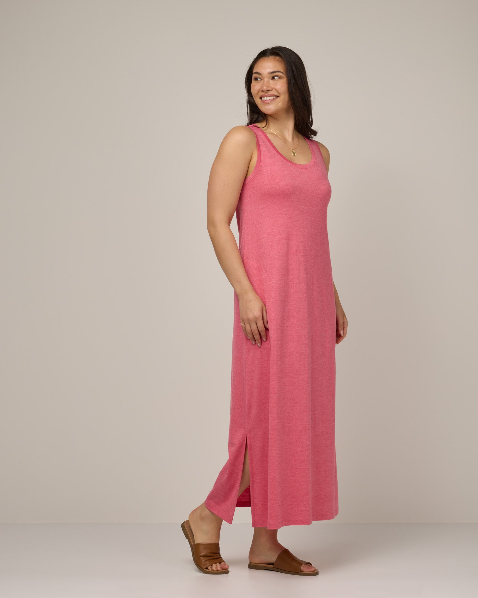 model-spec:Maile is 175cm, wearing a size M