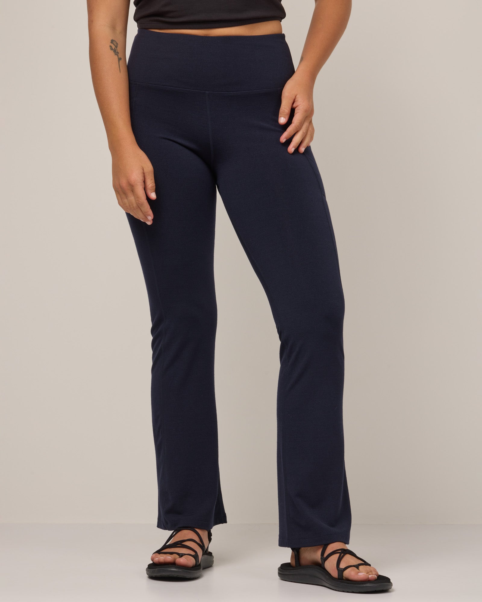 Summit Straight Cut Pocket Legging