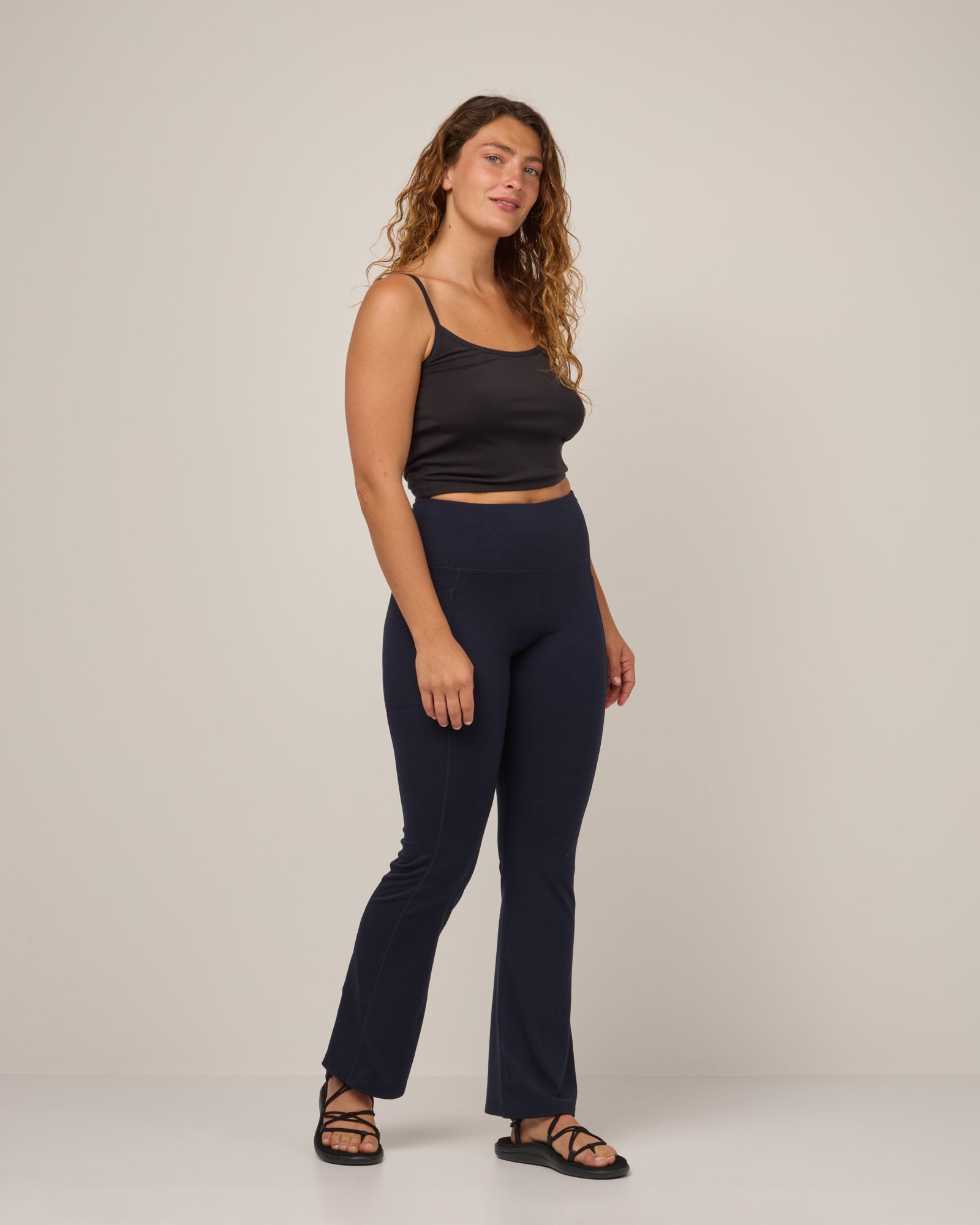 Summit Straight Cut Pocket Legging
