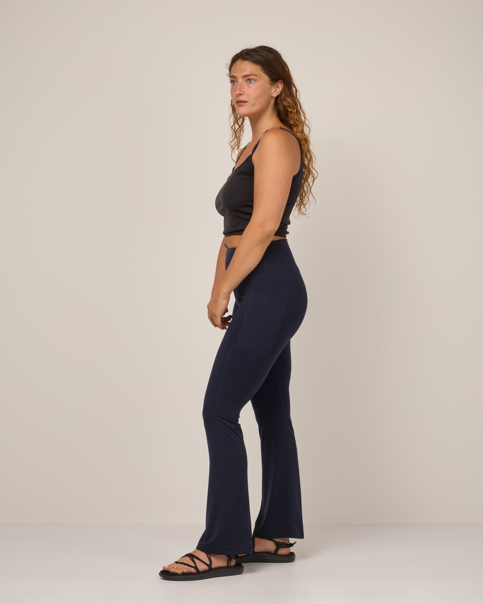 Summit Straight Cut Pocket Legging