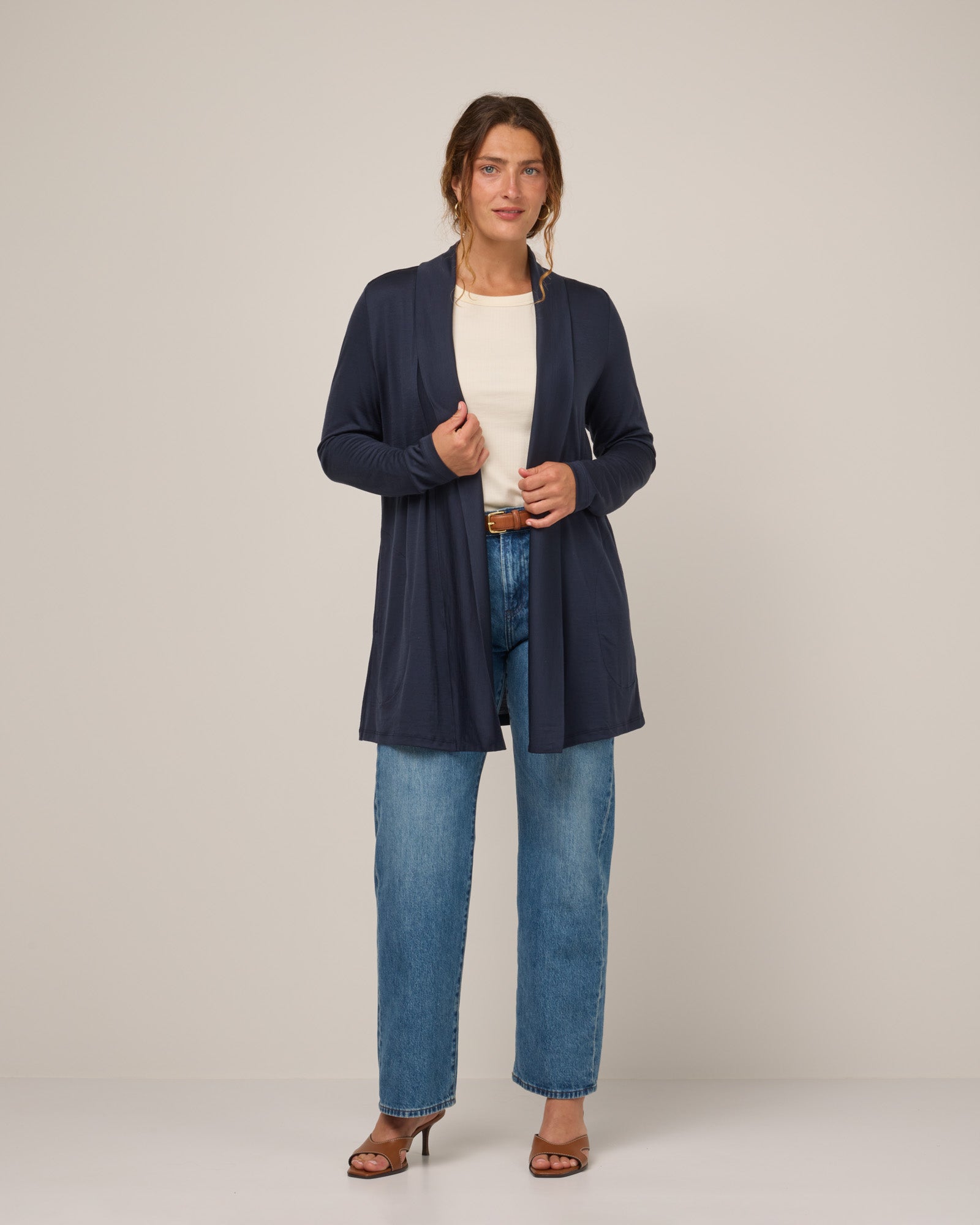 model-spec:Makinna is 173cm, wearing a size M