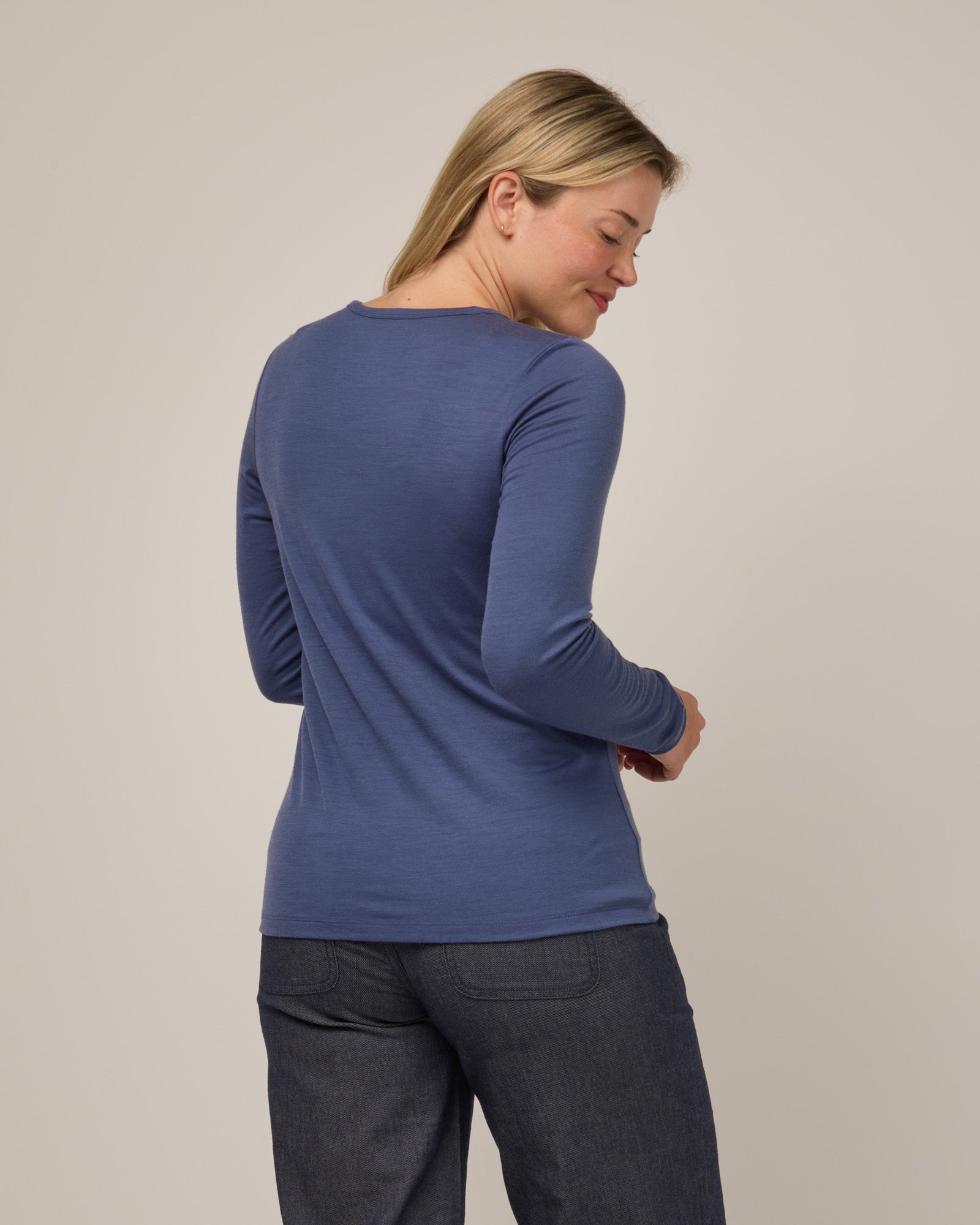 model-spec:Saasha is 175cm, wearing a size M