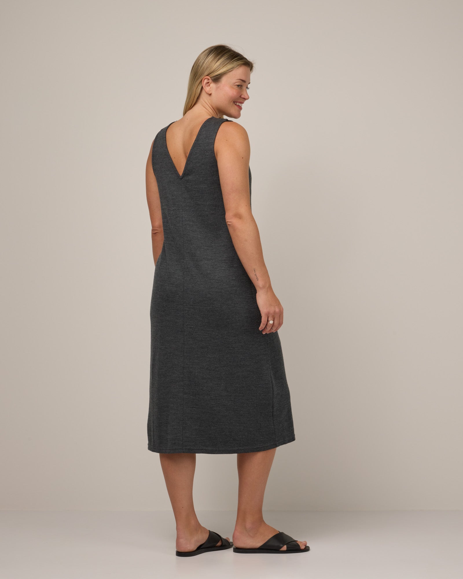 model-spec:Saasha is 175cm, wearing a size M