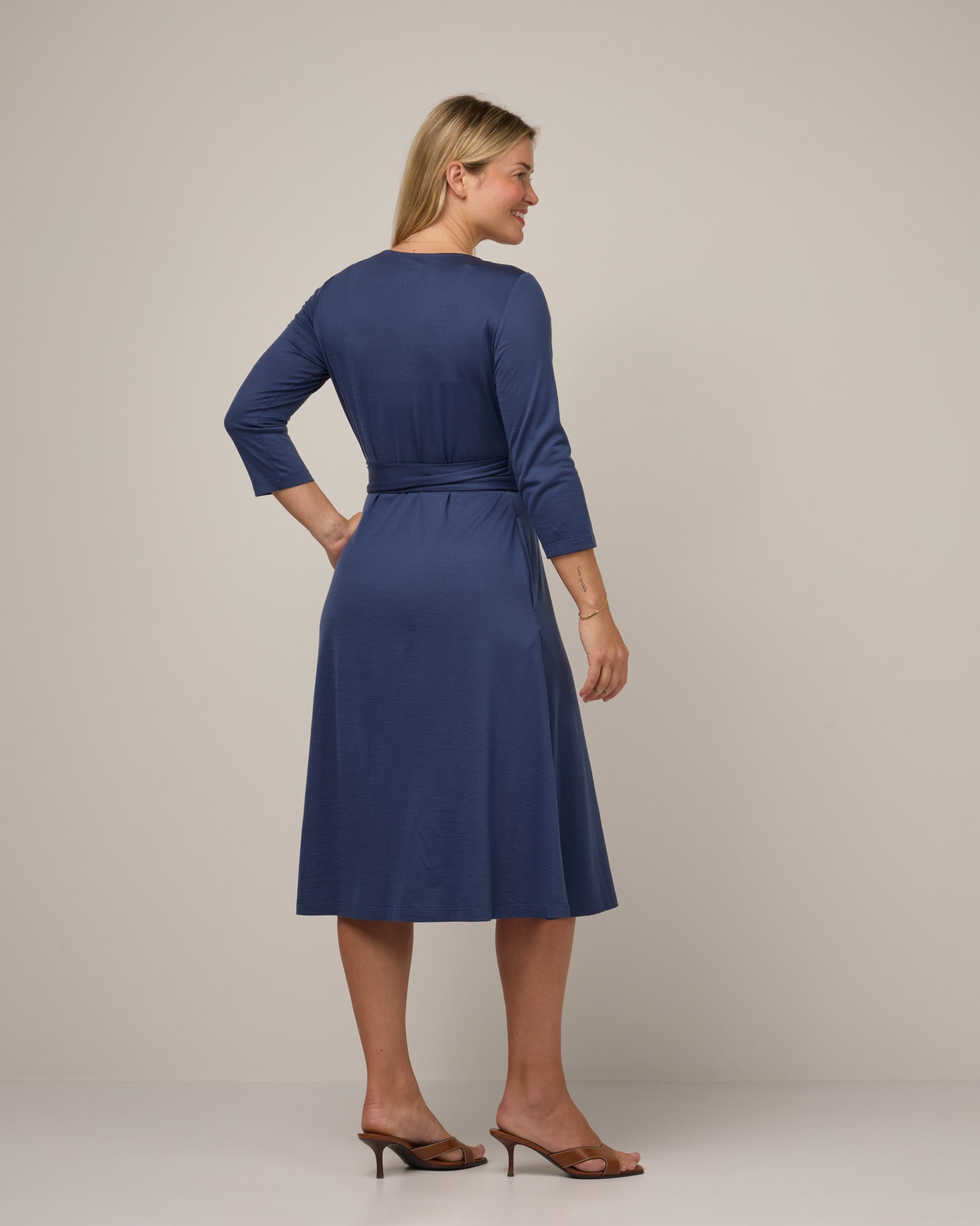 model-spec:Saasha is 175cm, wearing a size M