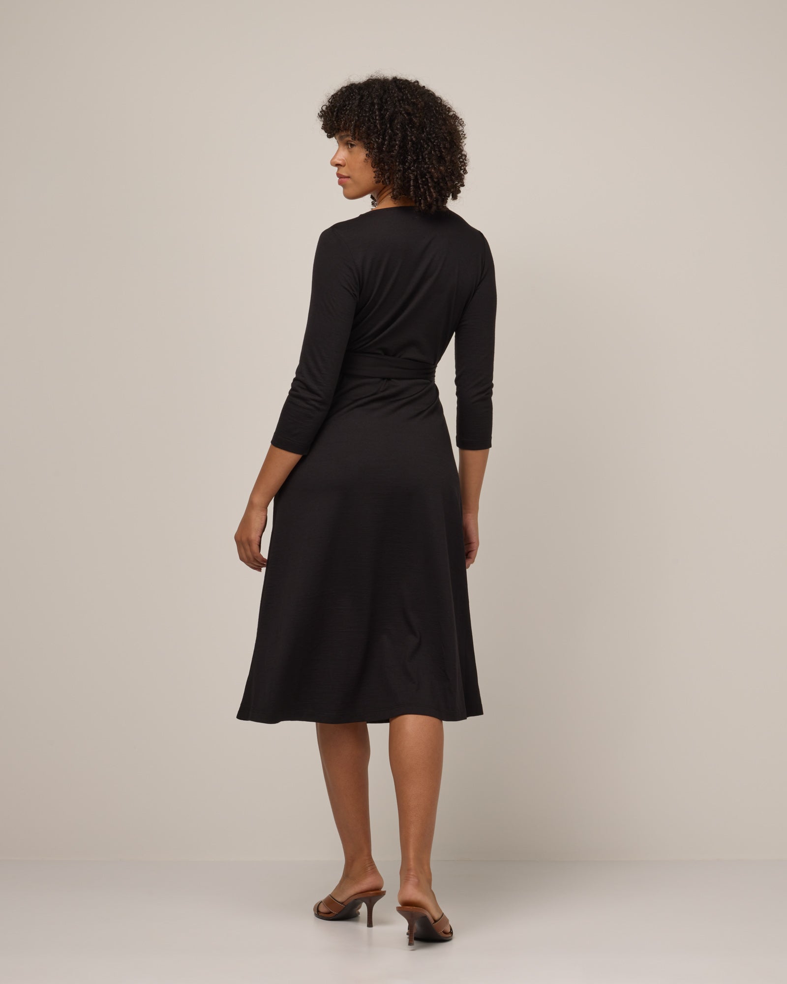 model-spec:Janiah is 170cm, wearing a size XS