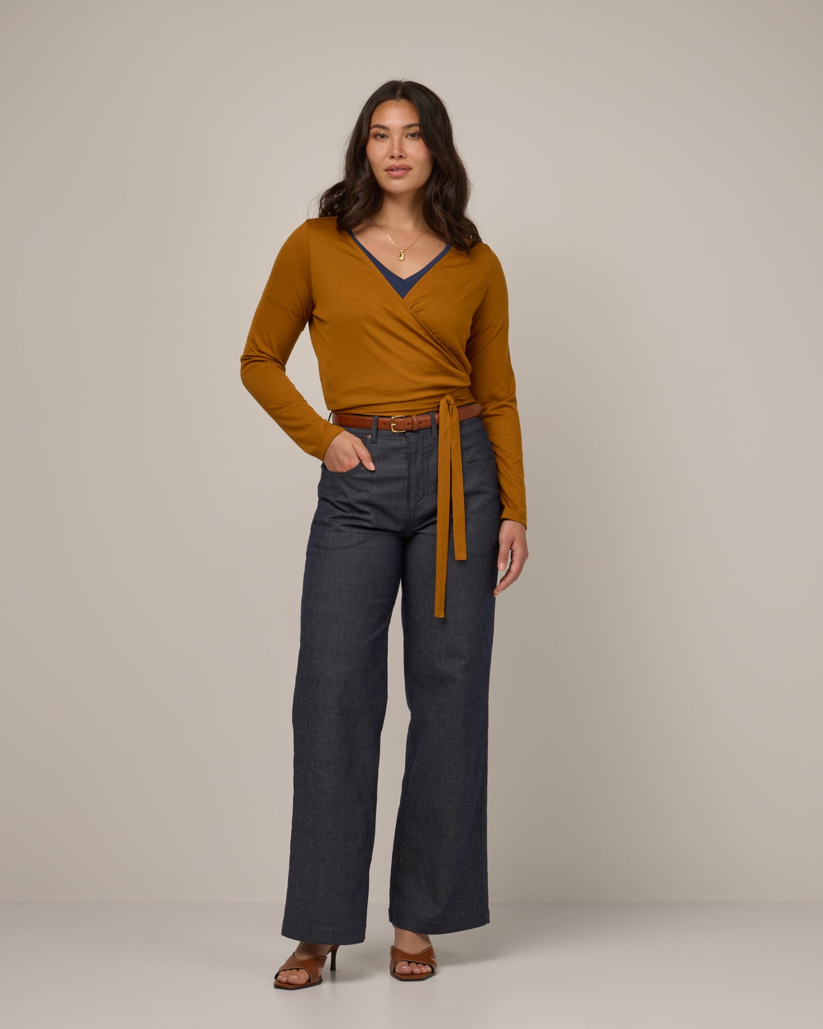 model-spec:Maile is 175cm, wearing a size M