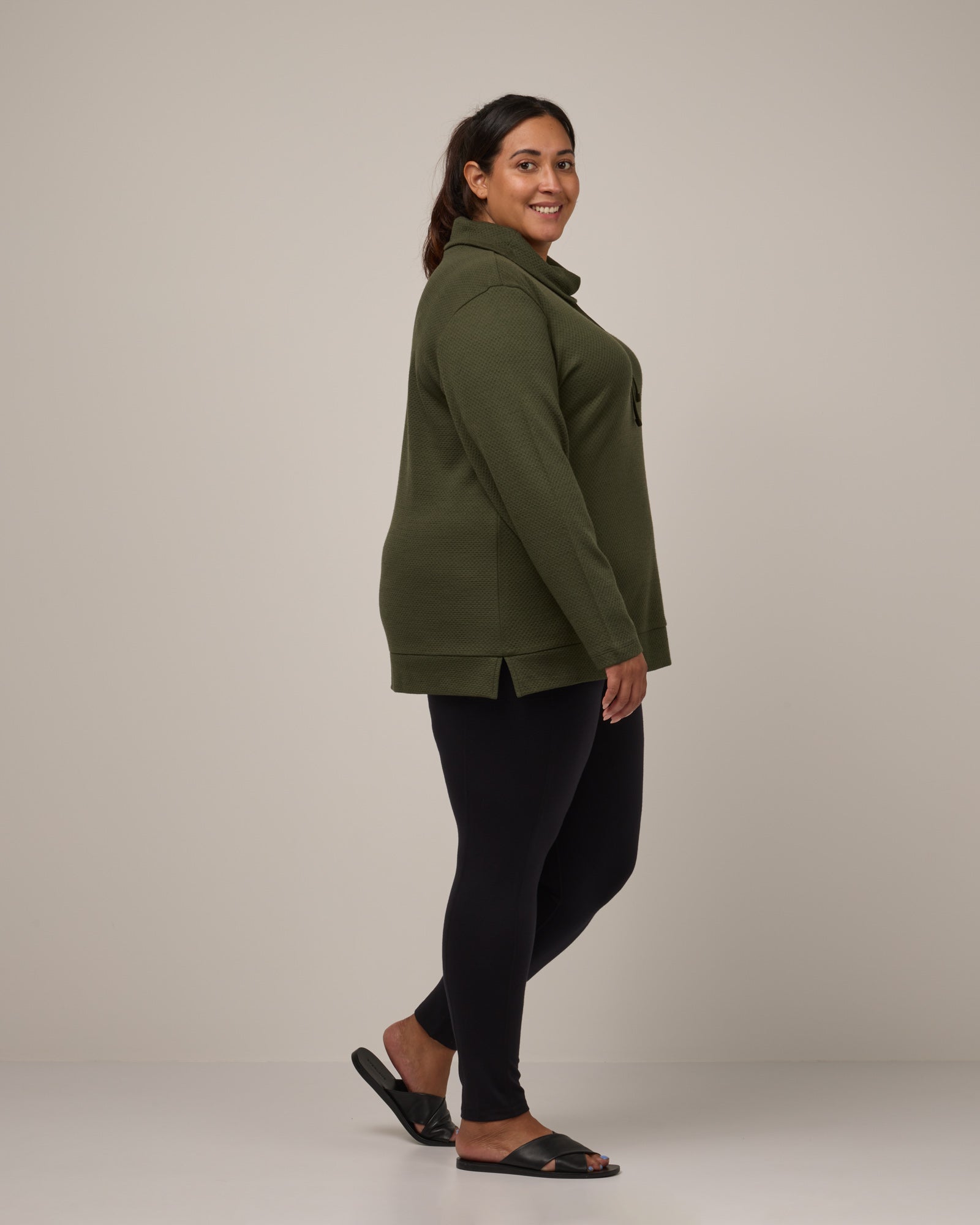 model-sepc:Ally is 170cm, wearing a size 2X