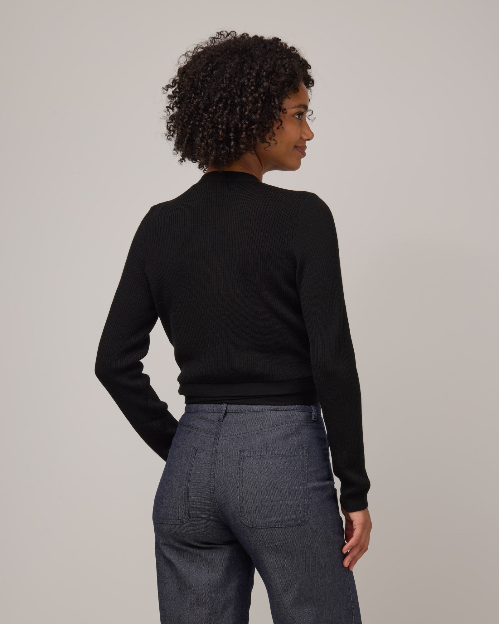 model-spec:Valyn is 178cm, wearing a size S