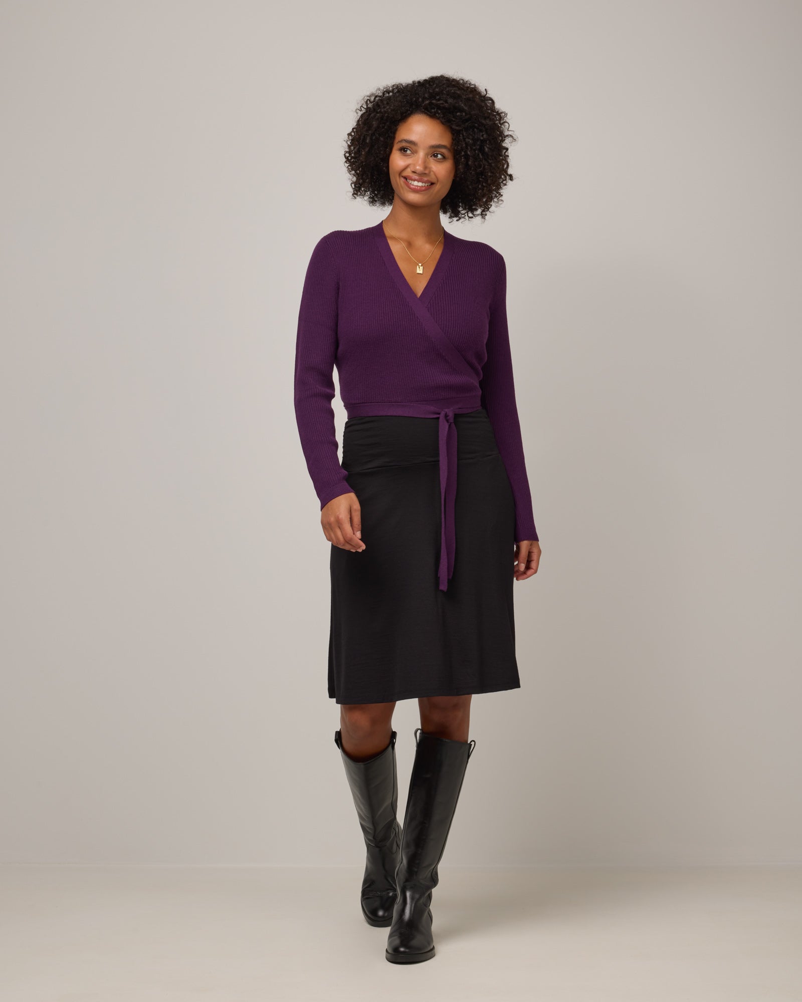 model-spec:Valyn is 178cm, wearing a size S