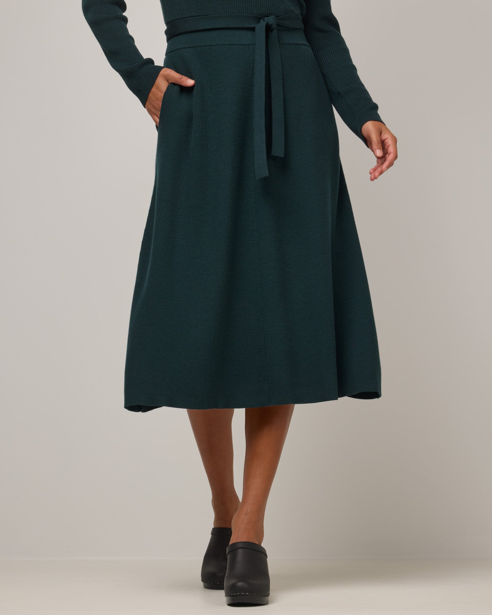 model-spec:Valyn is 178cm, wearing a size S