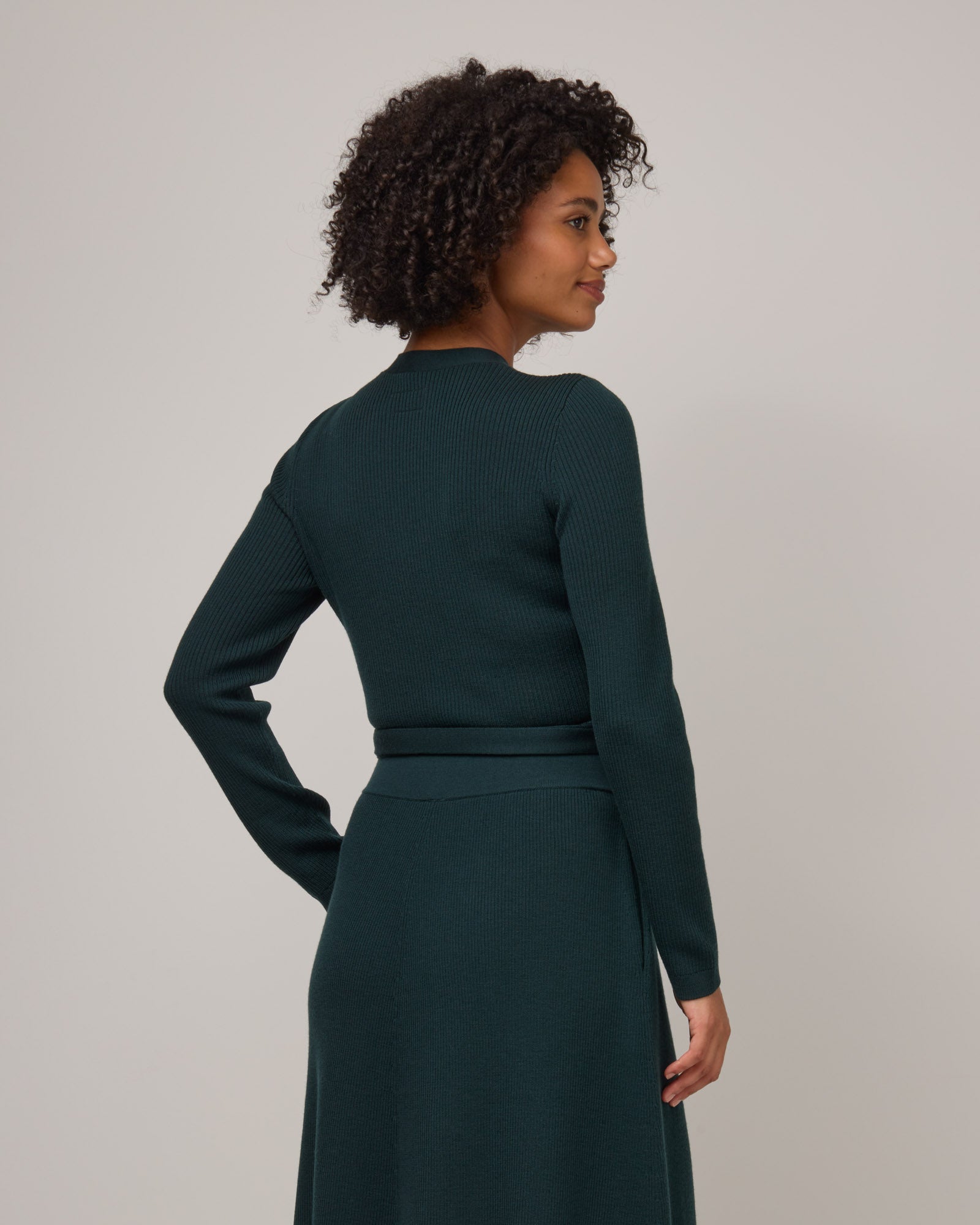 model-spec:Valyn is 178cm, wearing a size S