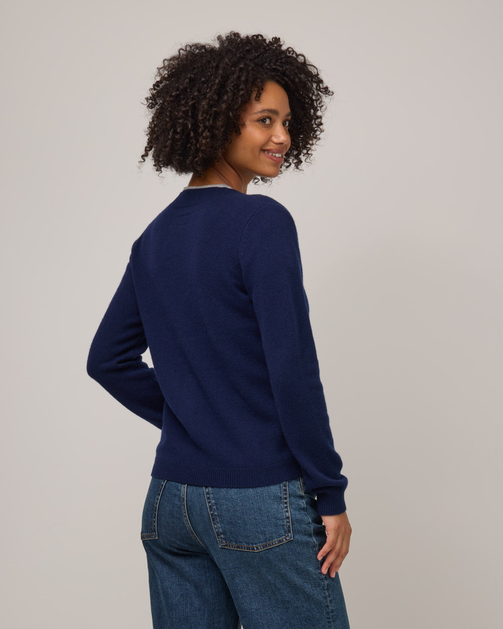 model-spec:Valyn is 178cm, wearing a size S