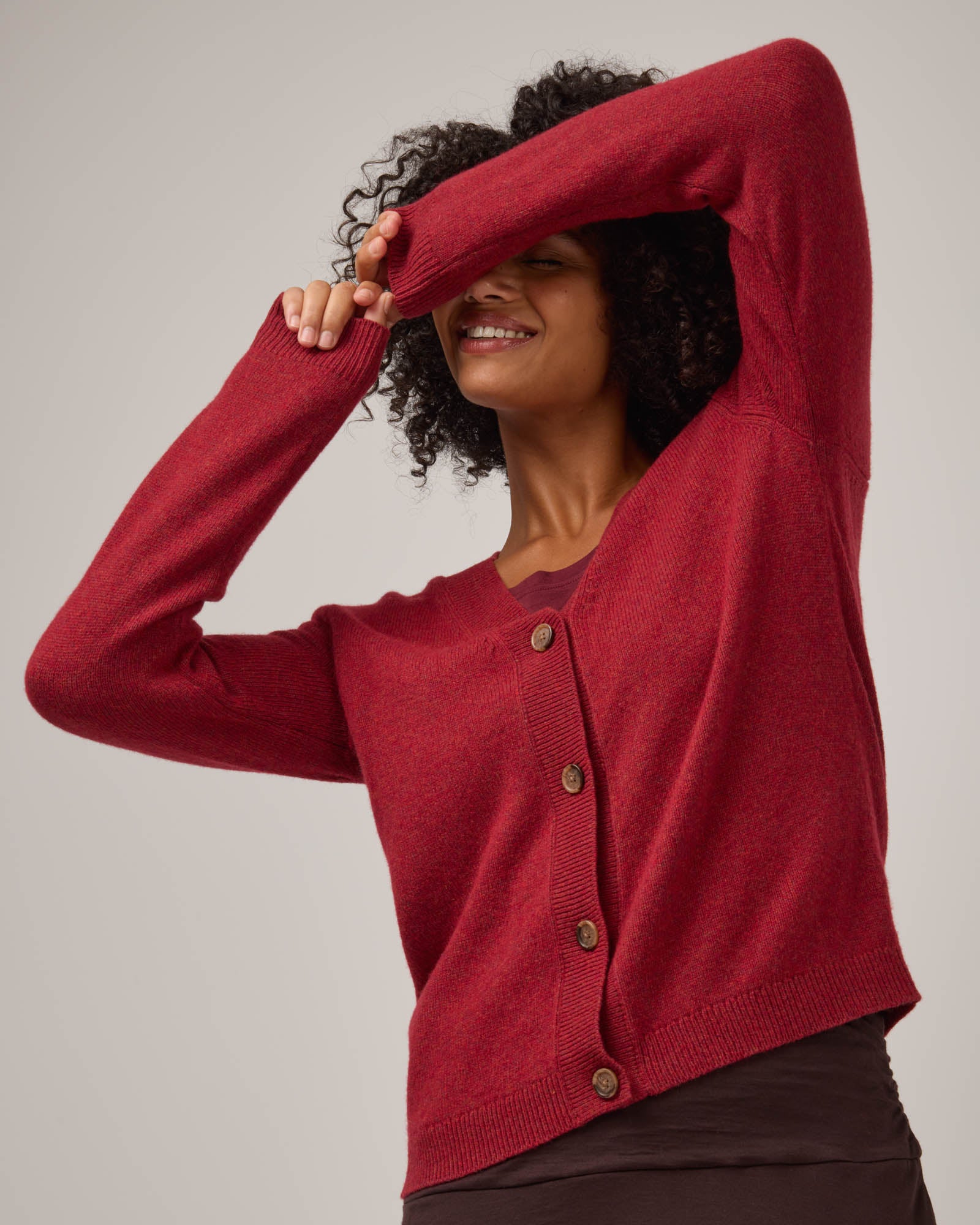 model-spec:Valyn is 178cm, wearing a size S