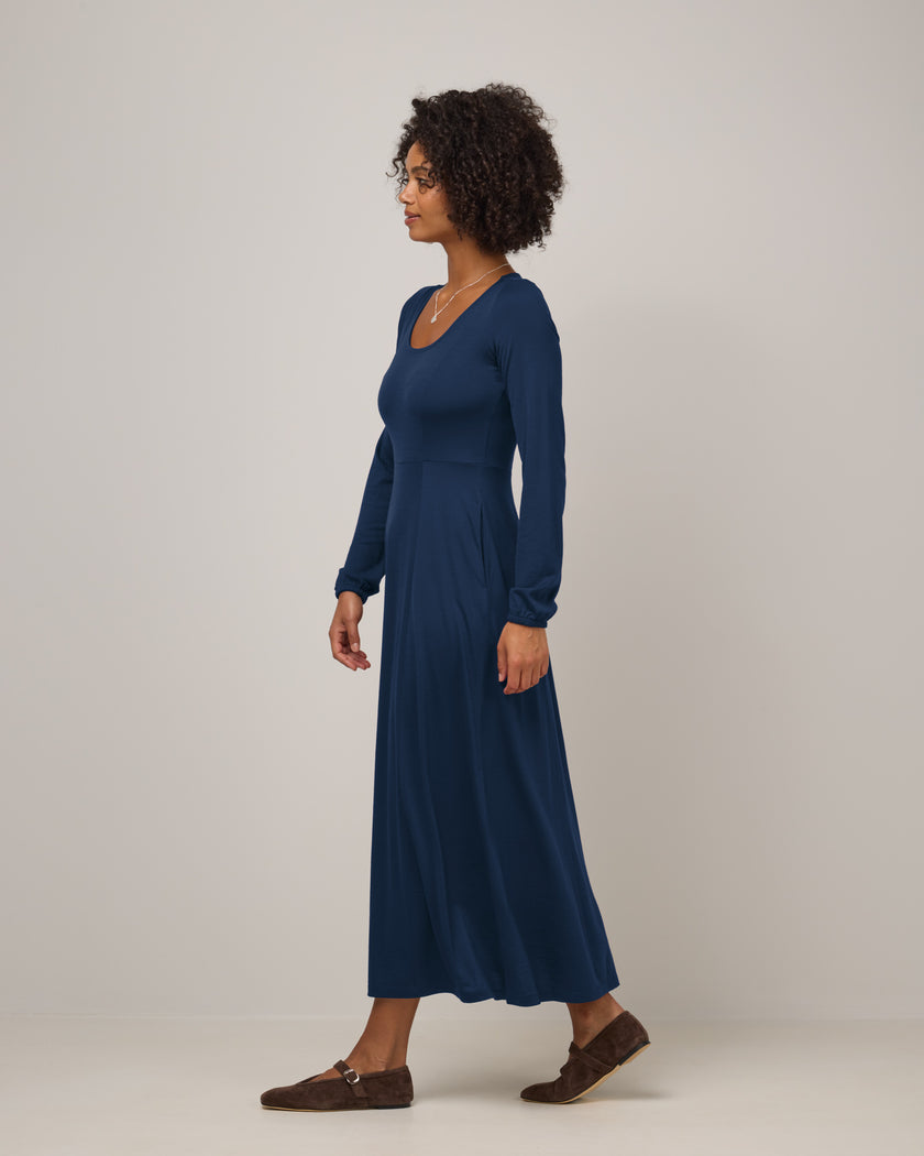 model-spec:Valyn is 178cm, wearing a size S