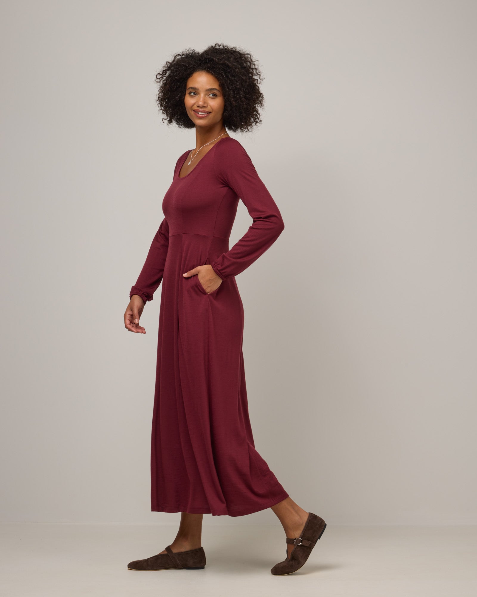 model-spec:Valyn is 178cm, wearing a size S