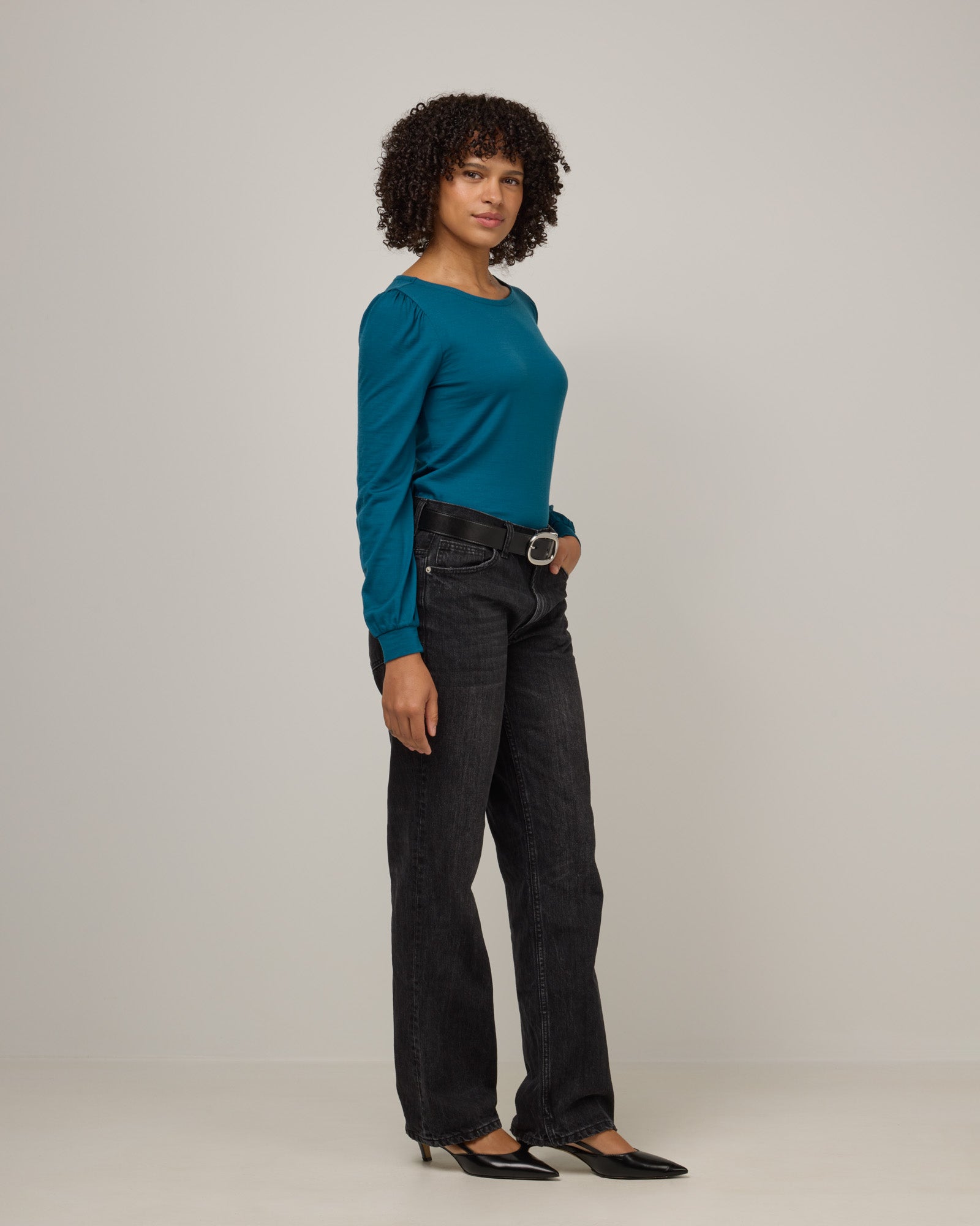 model-spec:Janiah is 170cm, wearing a size XS