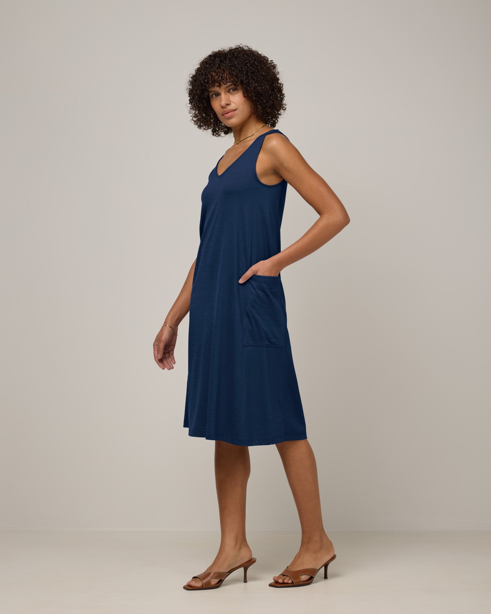 model-spec:Janiah is 170cm, wearing a size XS