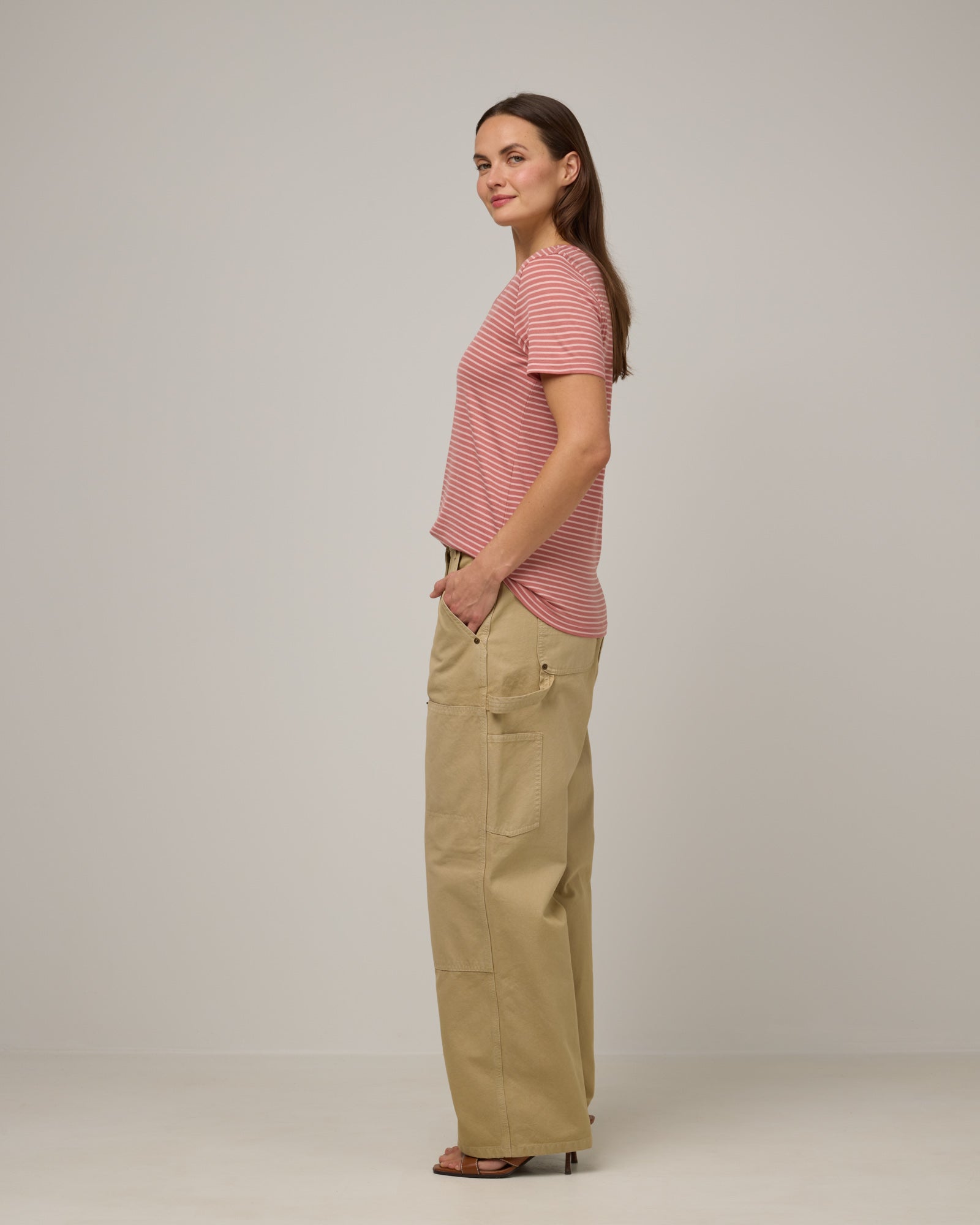 model-spec:Nicole is 173cm, wearing a size S