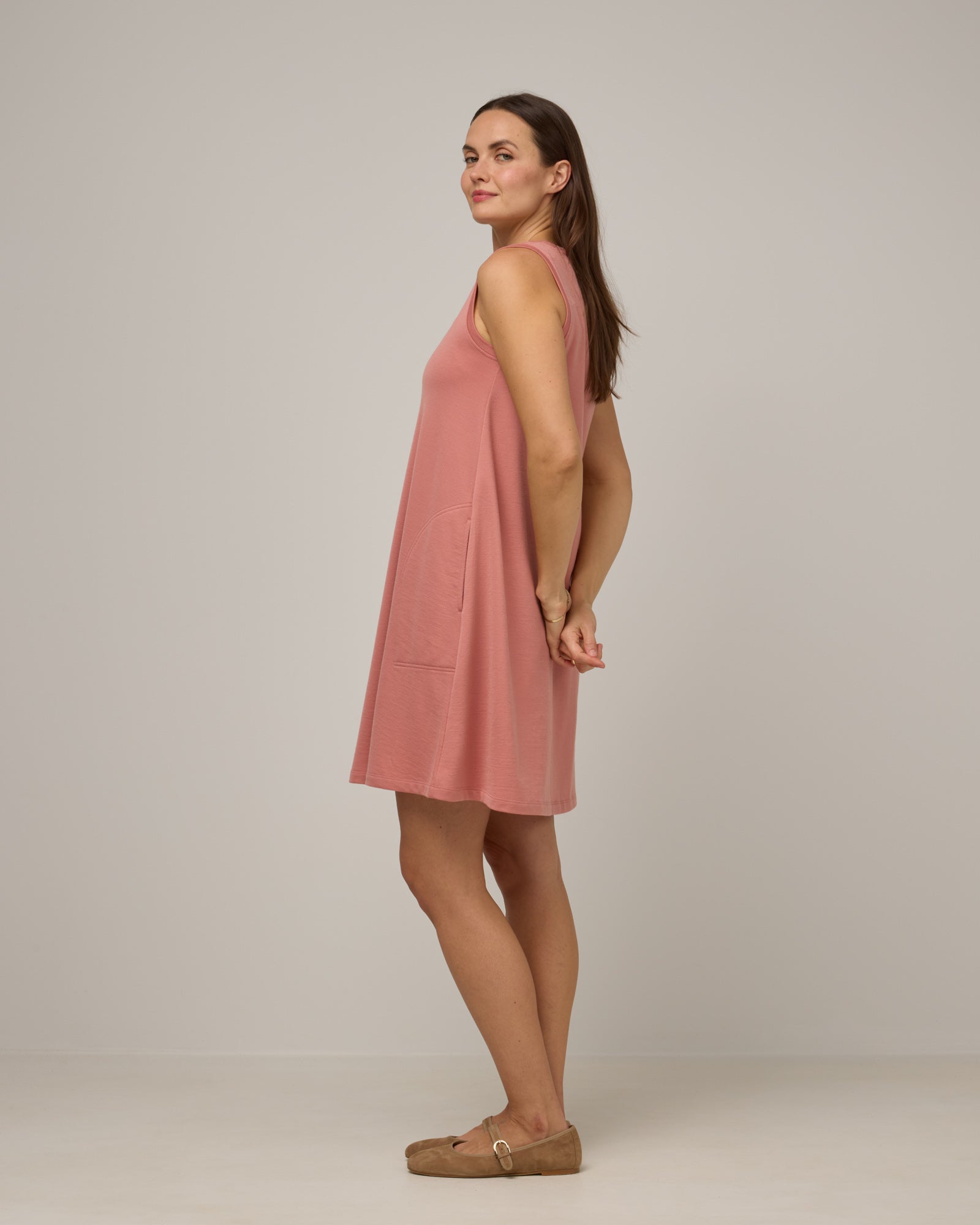 model-spec:Nicole is 173cm, wearing a size S