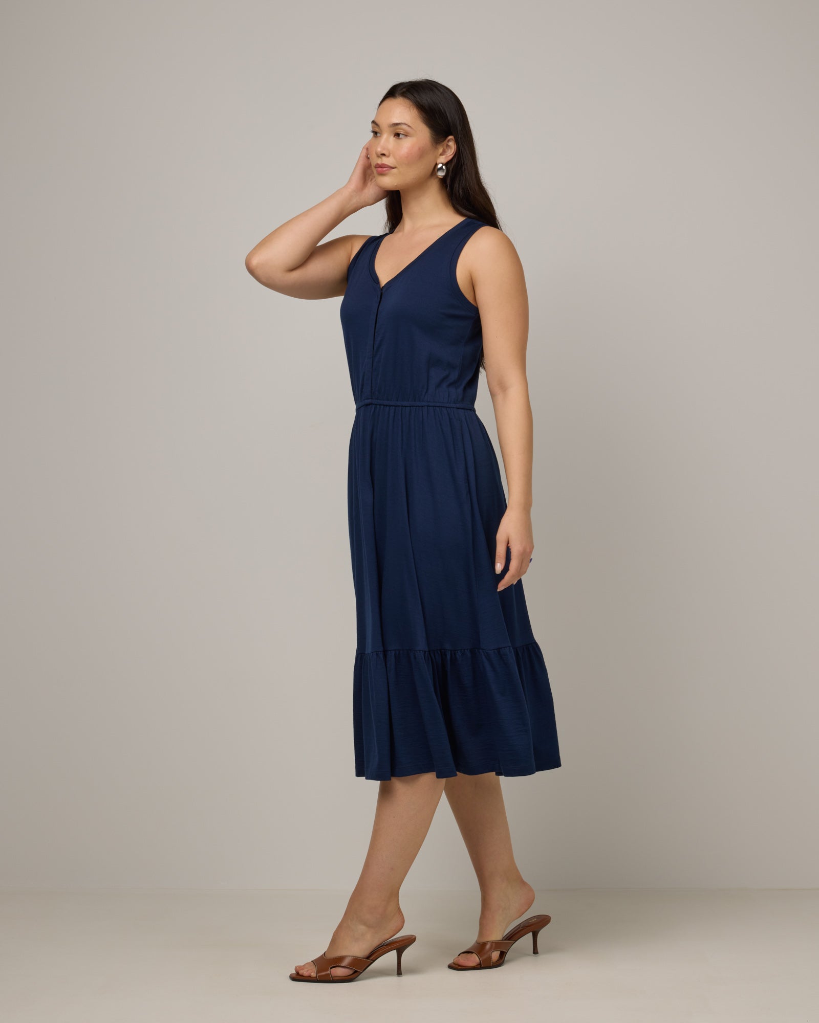 model-spec:Maile is 175cm, wearing a size M