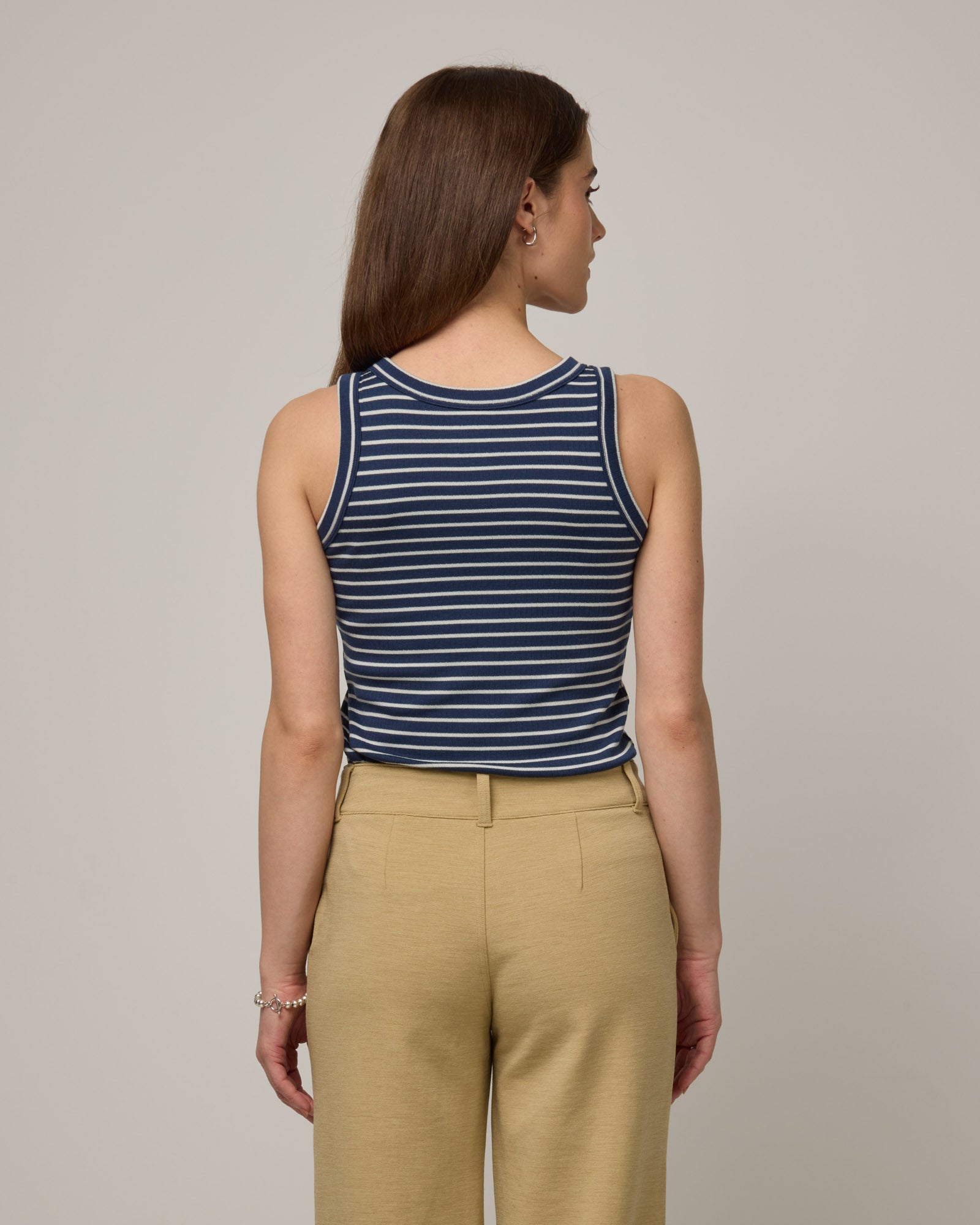 model-spec:Brenna is 171cm, wearing a size XS