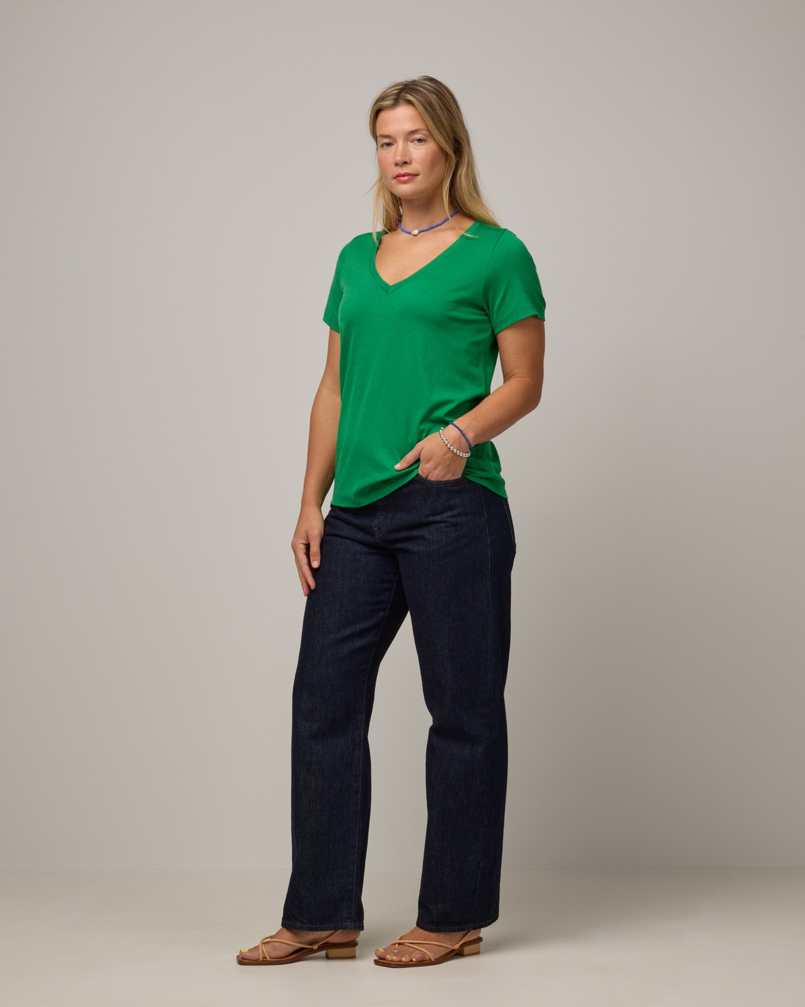 model-spec:Saasha is 175cm, wearing a size M