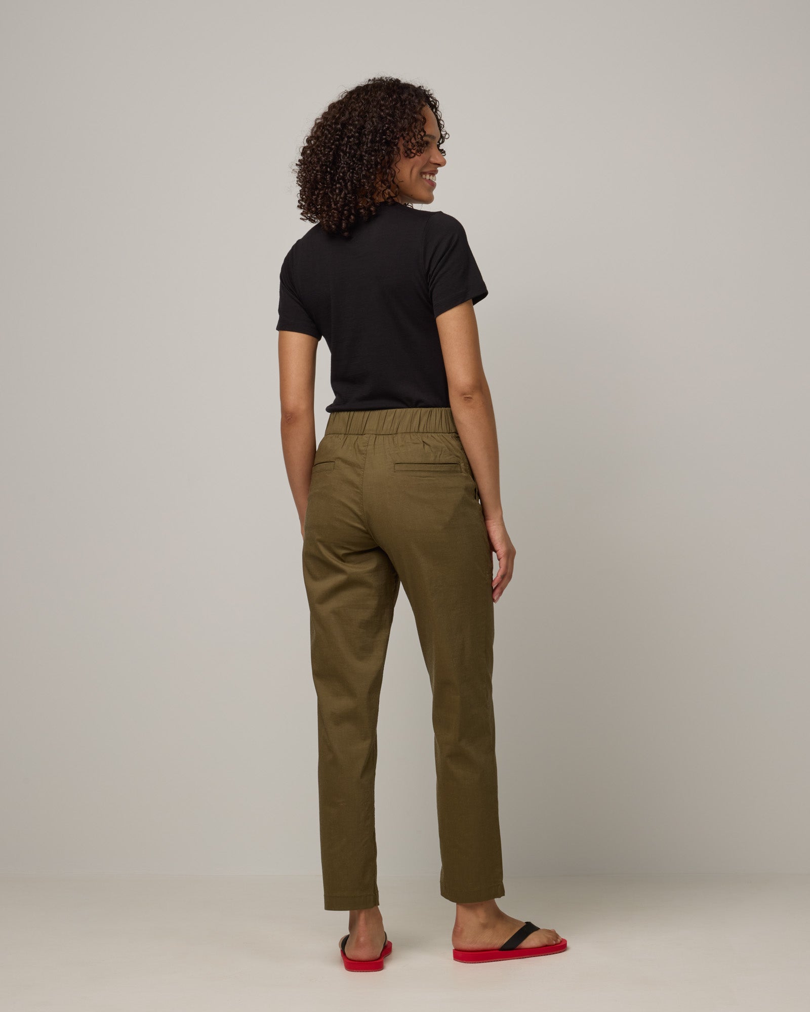 model-spec:Janiah is 170cm, wearing a size XS Regular